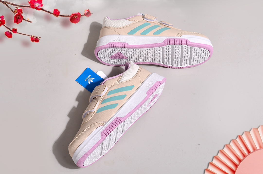 图片[2]-火🔥爆Adidas/阿迪达斯正品ADIPUFF MID男女童同款休闲跑步鞋，官方同步包装 ， 防滑耐磨橡胶大底 潮流百搭 、秋冬休闲时尚童鞋 舒适性能十足 。 尺码：28——37-选品中心