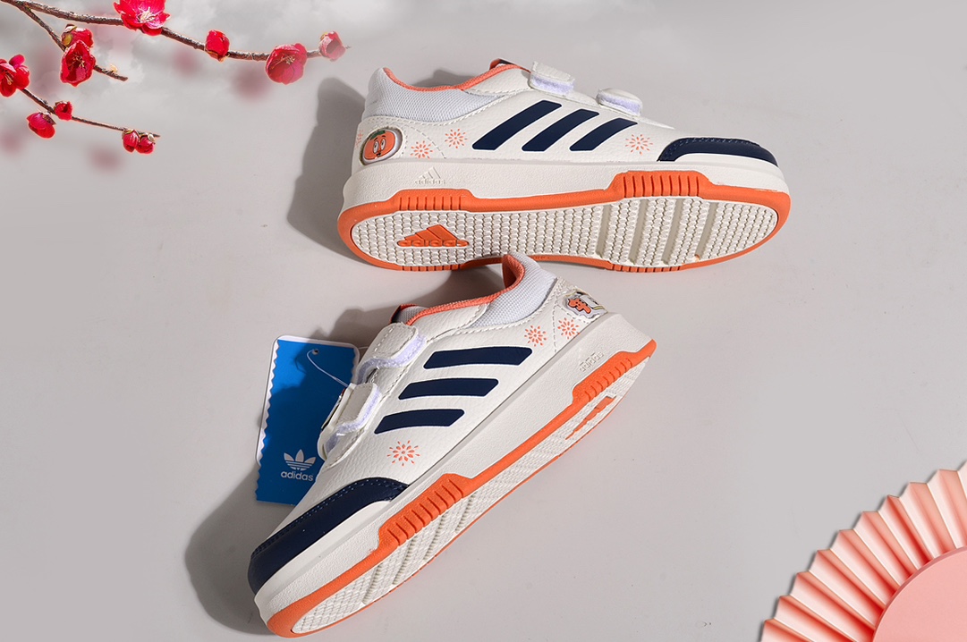 图片[2]-火🔥爆Adidas/阿迪达斯正品ADIPUFF MID男女童同款休闲跑步鞋，官方同步包装 ， 防滑耐磨橡胶大底 潮流百搭 、秋冬休闲时尚童鞋 舒适性能十足 。 尺码：28——37-选品中心