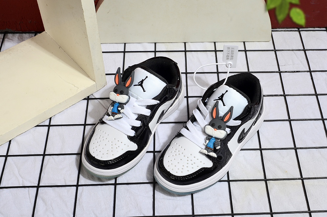 图片[6]-Jordan/乔丹 童鞋版本上线👣你家有个fashion宝贝👶🏻中底注胶孔内置真Sole气垫❗️耐克Air Jordan Brand 1 Mid GS\”Hulk\”AJ1乔丹一代低帮经典复古文化休闲运动篮球鞋“乔1低邦童鞋系列” 类型：低邦童鞋 尺码：22 23 24 25 26 27 28 29 30 31 32 33 34 35 36 37-选品中心