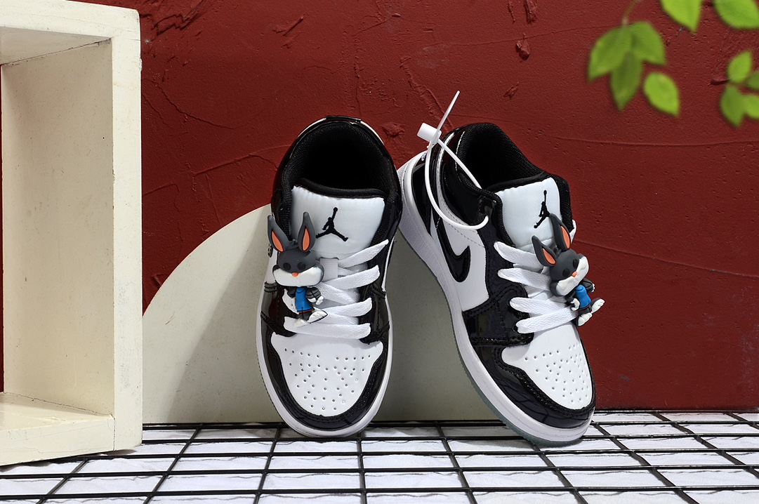 图片[5]-Jordan/乔丹 童鞋版本上线👣你家有个fashion宝贝👶🏻中底注胶孔内置真Sole气垫❗️耐克Air Jordan Brand 1 Mid GS\”Hulk\”AJ1乔丹一代低帮经典复古文化休闲运动篮球鞋“乔1低邦童鞋系列” 类型：低邦童鞋 尺码：22 23 24 25 26 27 28 29 30 31 32 33 34 35 36 37-选品中心