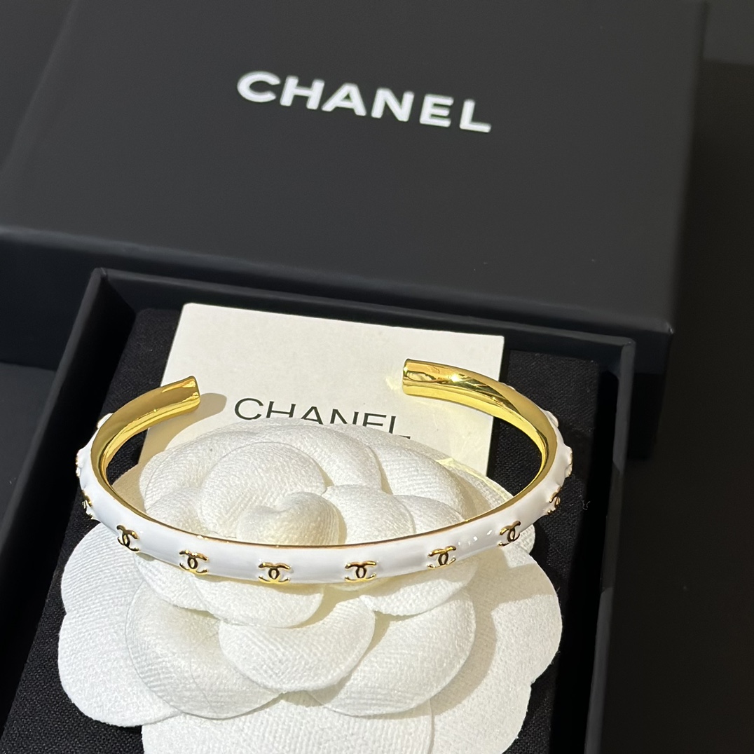 Chanel Haute Couture Haute Couture Fine Jewelry Necklace Bracelet Ring 4