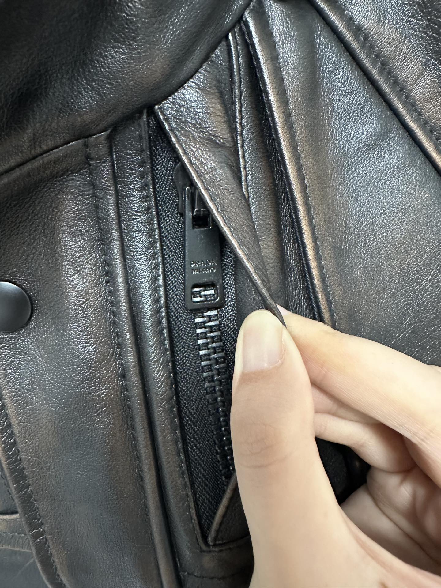 P Leather Jacket: Mid-Length Cowhide Biker Jacket, Durable Hardware, Size 48-56 5 i1727071133 1071 2