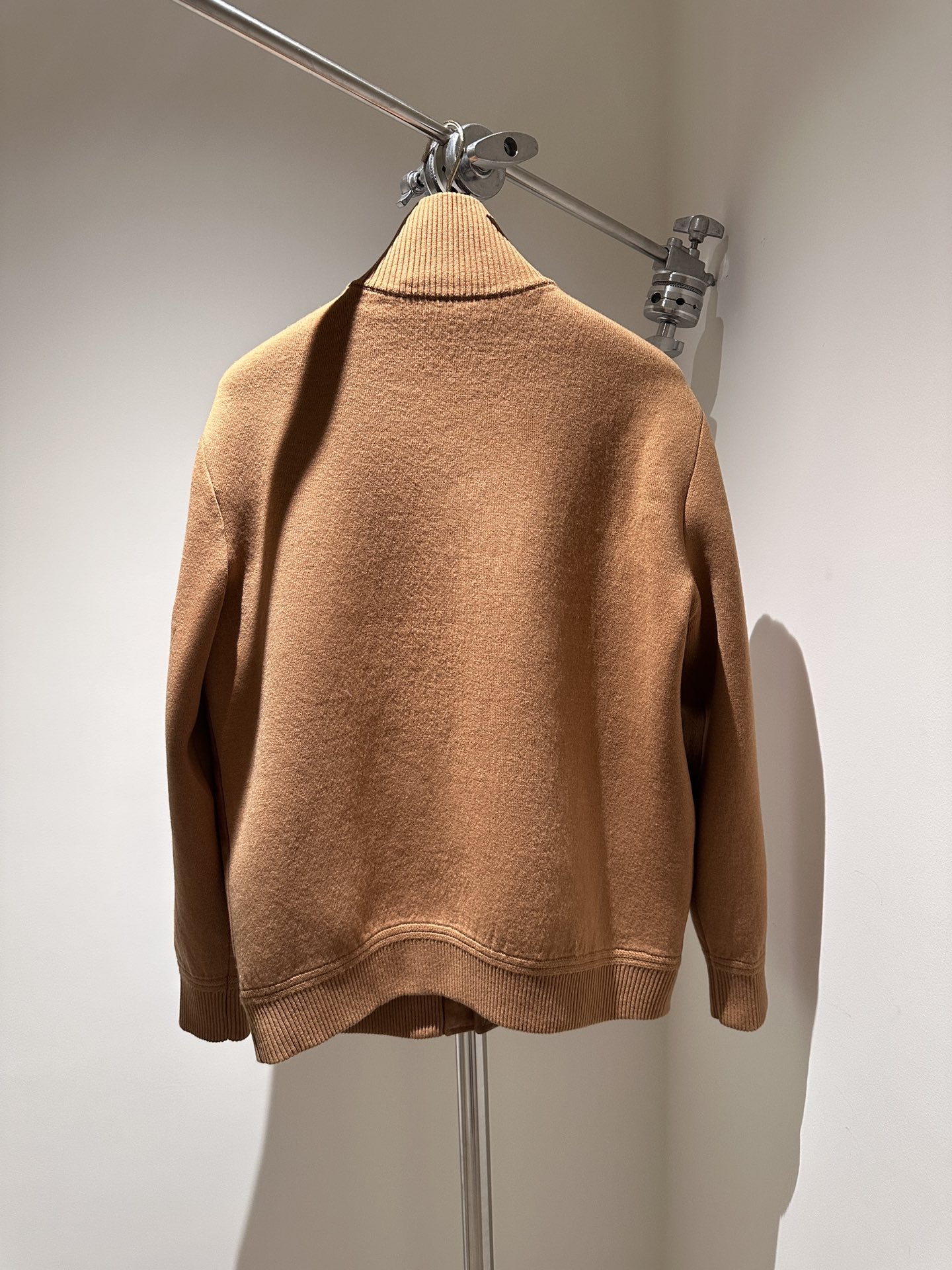 Gucci Shearling Wool Knit Cardigan - Vintage Style, Fall/Winter Essential 3 i1733102889 7838 0