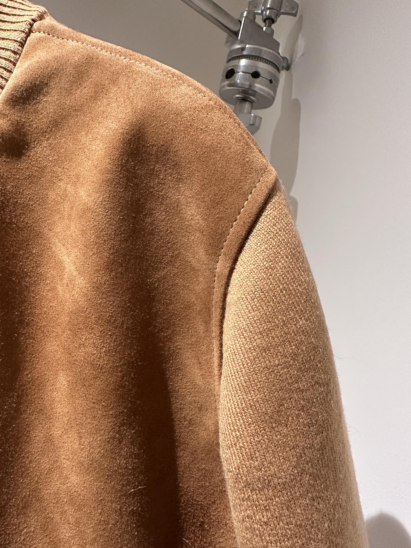 Gucci Shearling Wool Knit Cardigan - Vintage Style, Fall/Winter Essential 8 i1733102890 1955 4