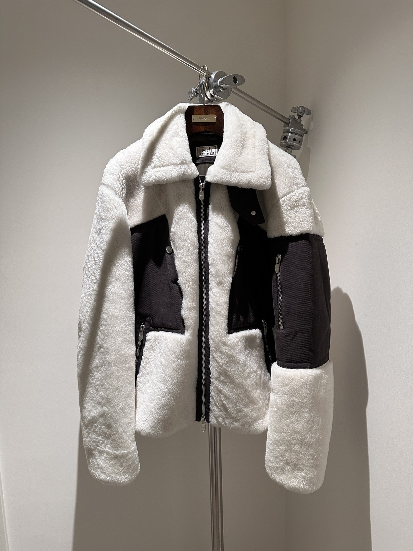 Hermès Shearling Coat: Luxurious Turkish Lambskin, Autumn/Winter Collection 3 i1733832092 4121 3