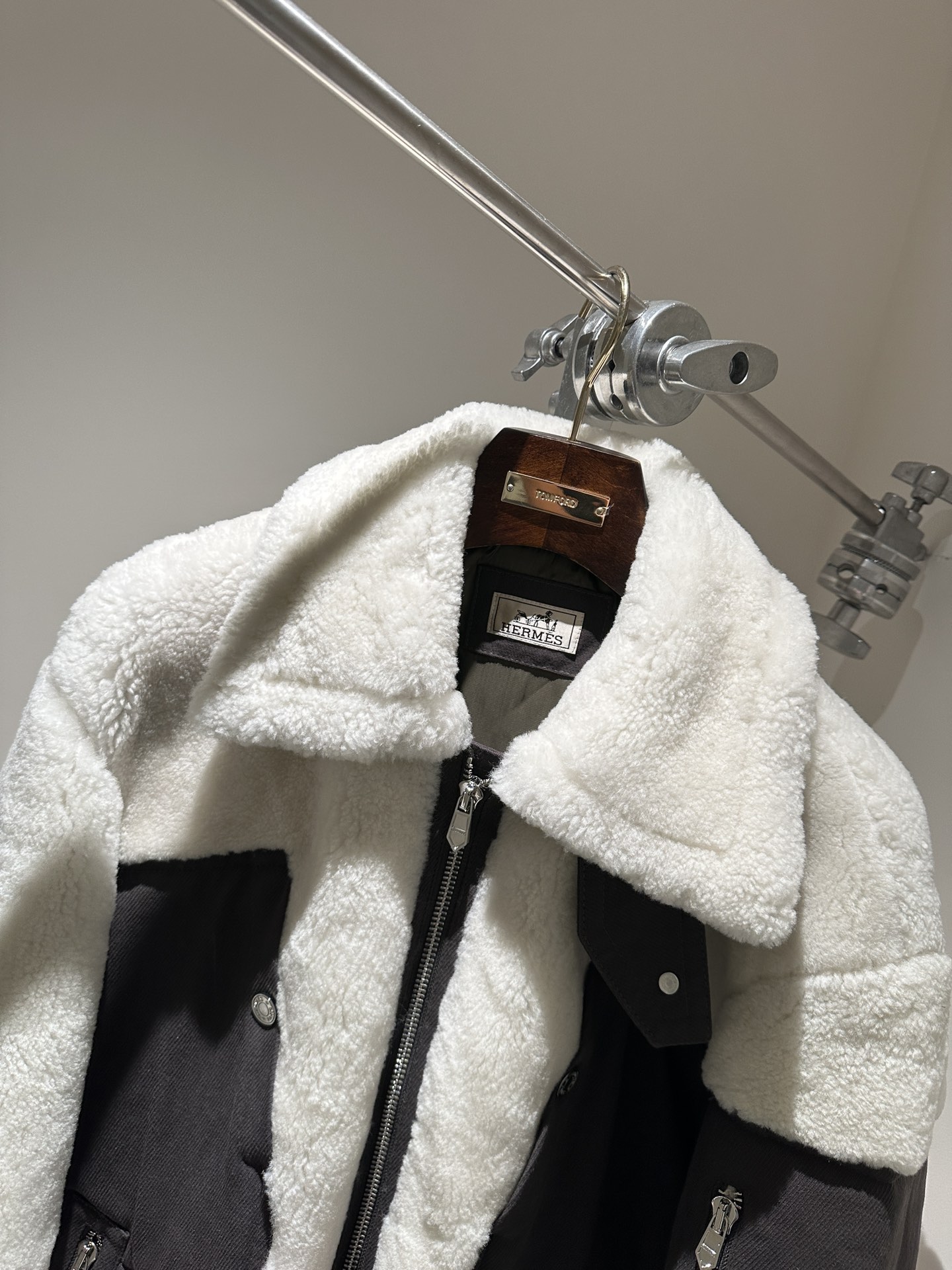 Hermès Shearling Coat: Luxurious Turkish Lambskin, Autumn/Winter Collection 4 i1733832092 6396 2