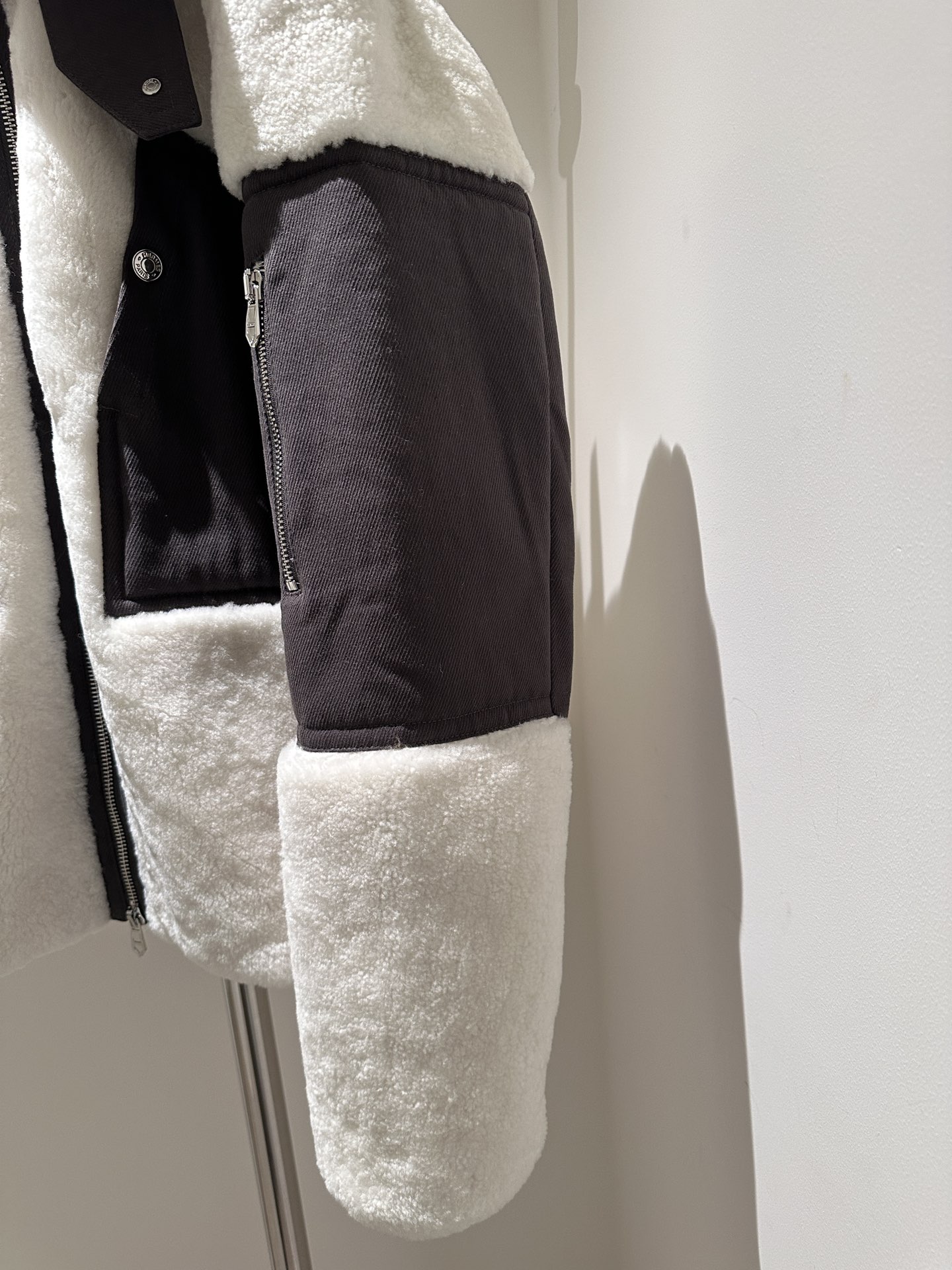 Hermès Shearling Coat: Luxurious Turkish Lambskin, Autumn/Winter Collection 5 i1733832093 2730 8