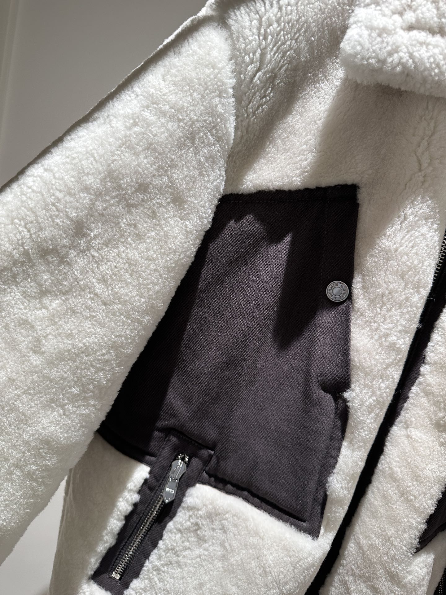Hermès Shearling Coat: Luxurious Turkish Lambskin, Autumn/Winter Collection 6 i1733832093 9813 9