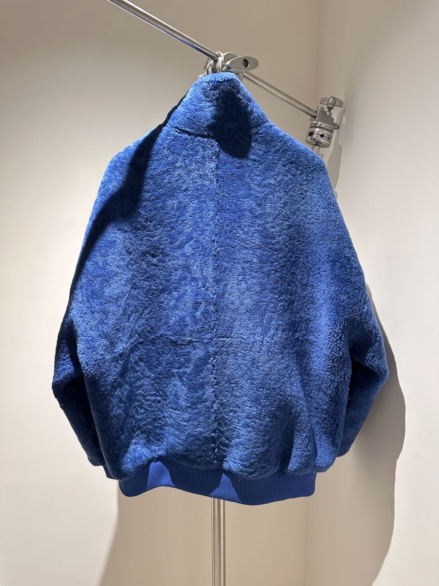 Louis Vuitton Shearling Oversized Jacket - Warm & Luxurious 3 i1734010694 2574 2