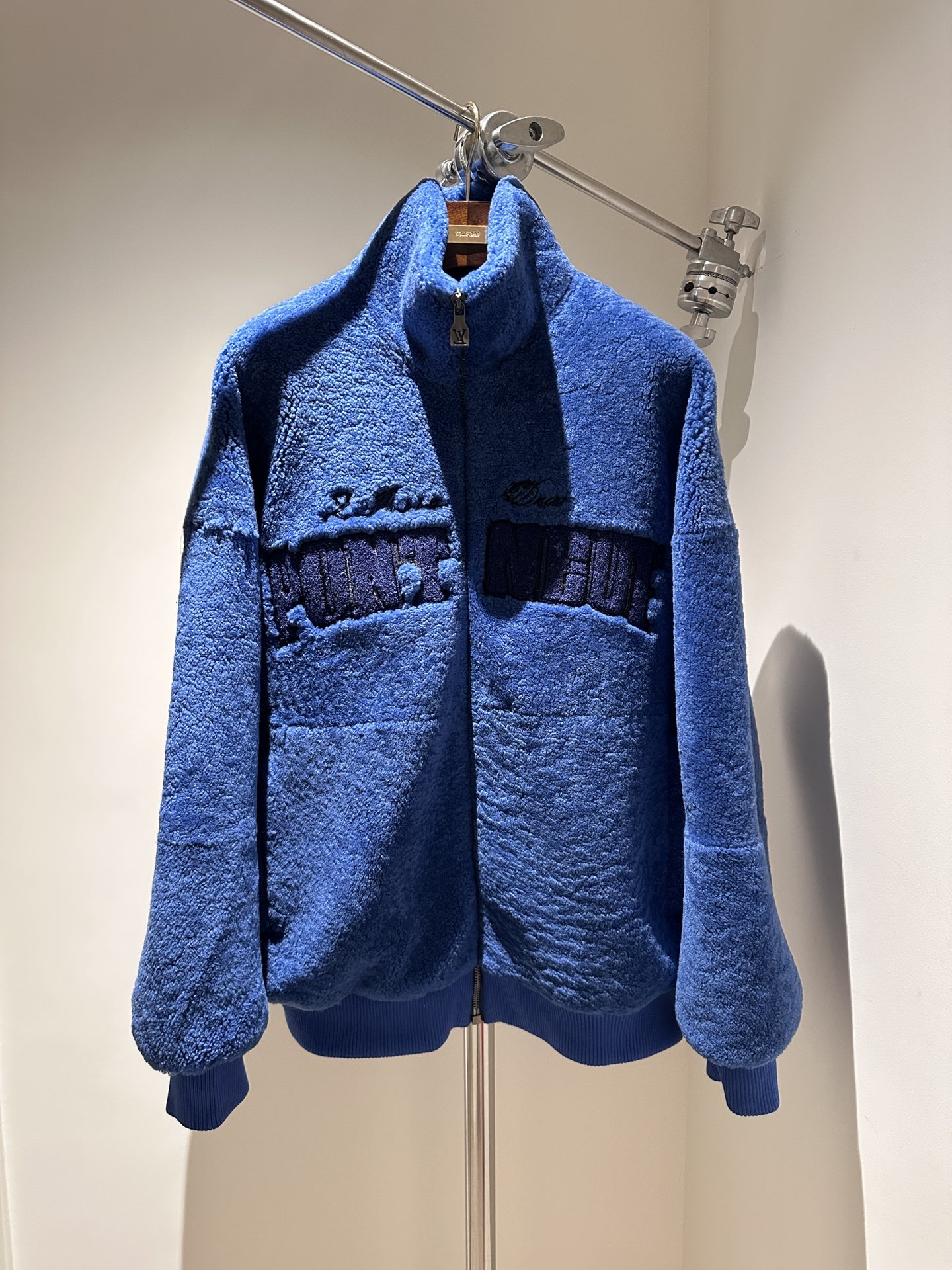 Louis Vuitton Shearling Oversized Jacket - Warm & Luxurious 2 i1734010694 8883 0