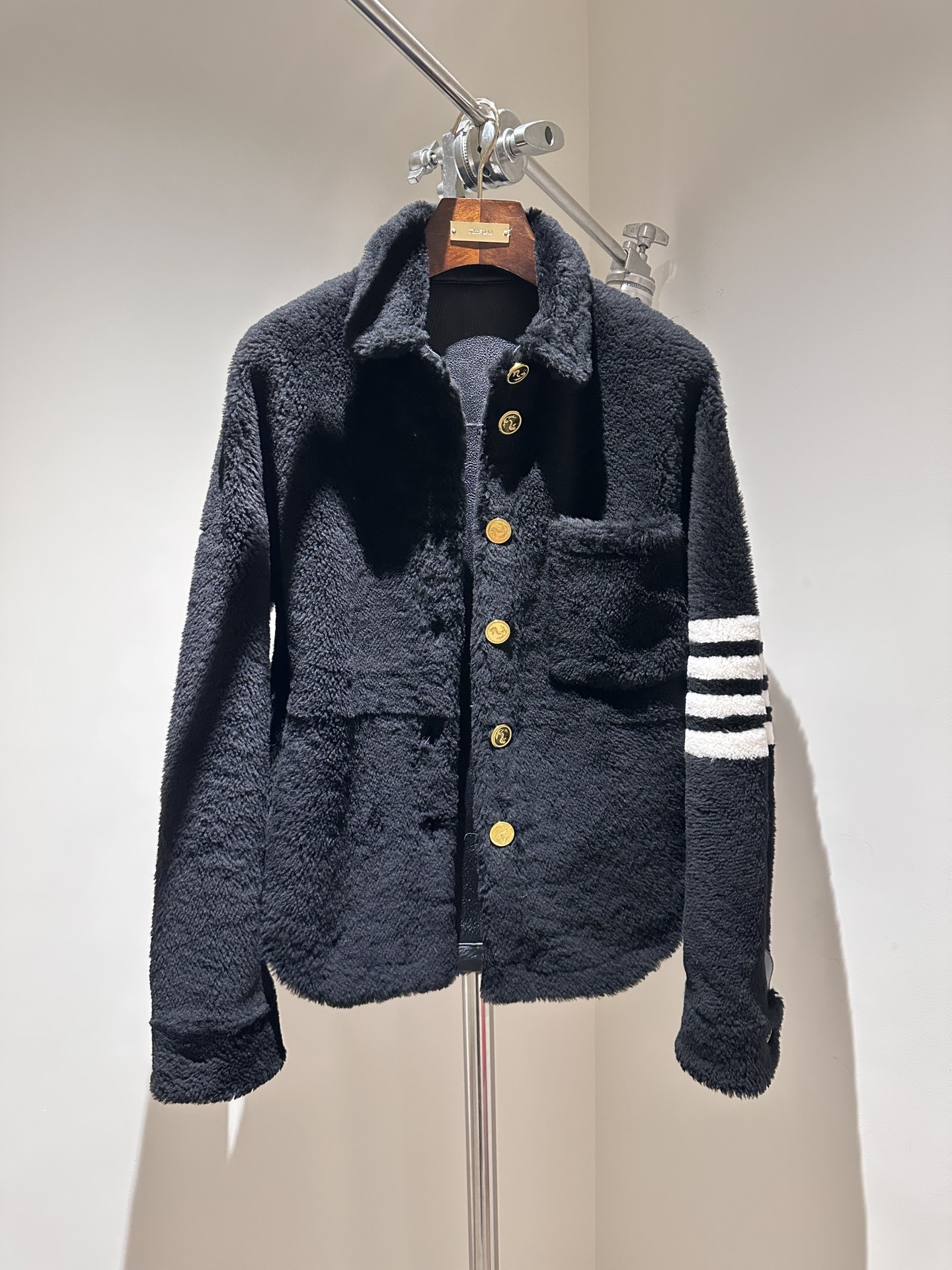 Thom Browne Shearling Jacket - Luxurious Lambskin, Oversized Fit 4 i1734321710 8424 0