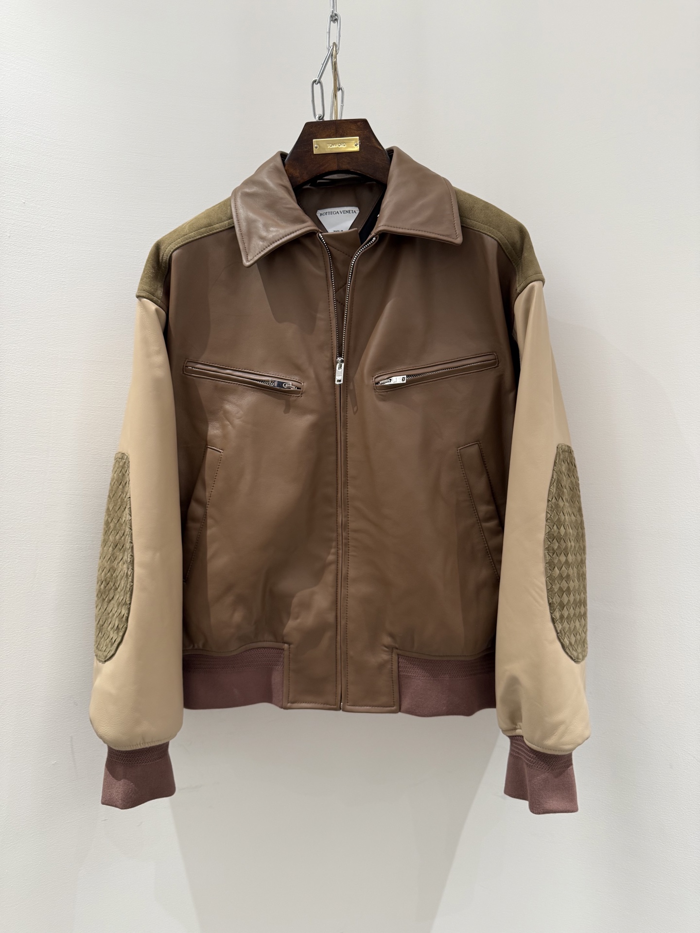 Bottega Veneta Lambskin Leather Jacket with Detachable Wool Collar 4 i1756104527337 2280 0 2