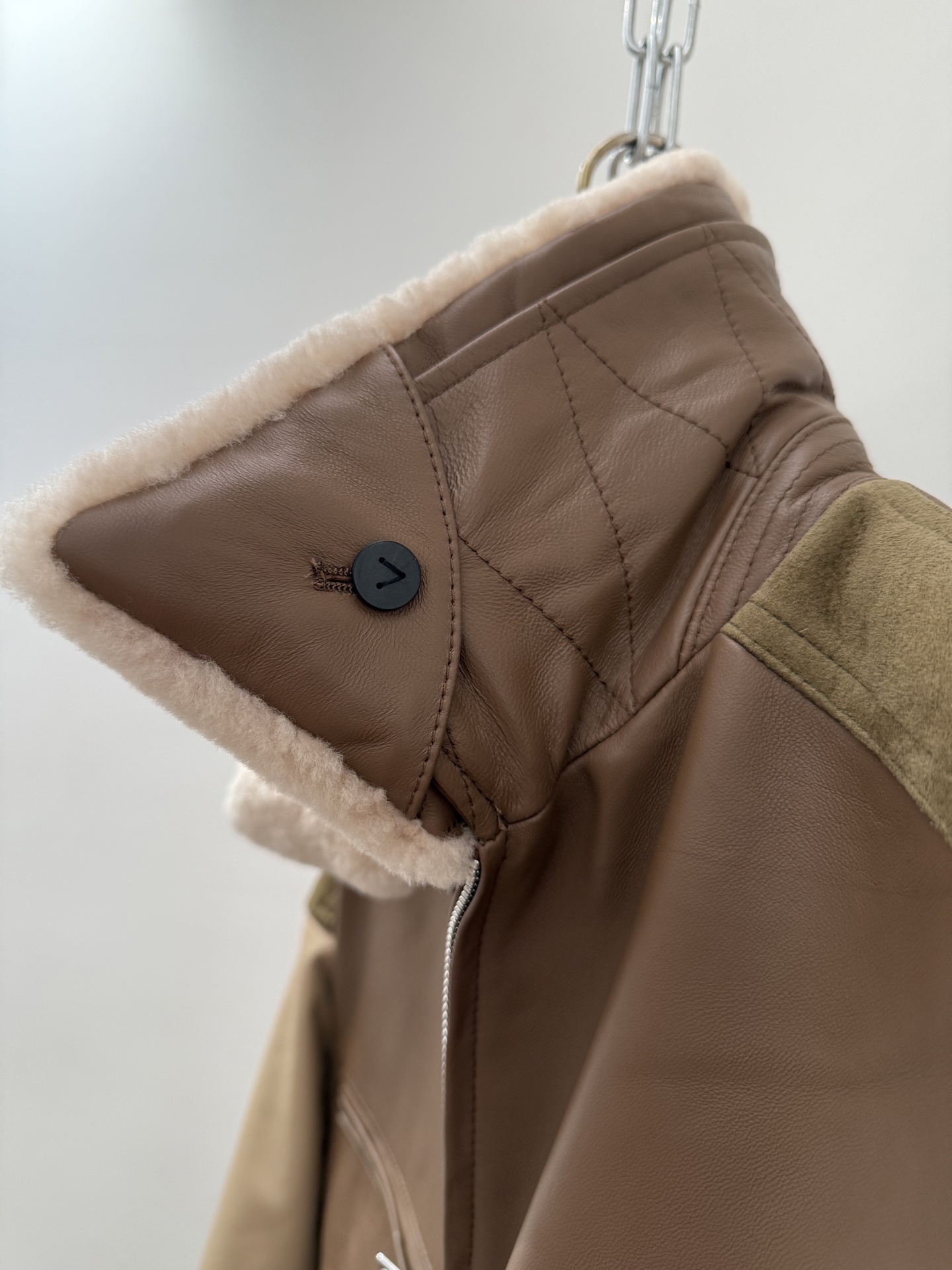 Bottega Veneta Lambskin Leather Jacket with Detachable Wool Collar 8 i1756104527357 5841 0 6