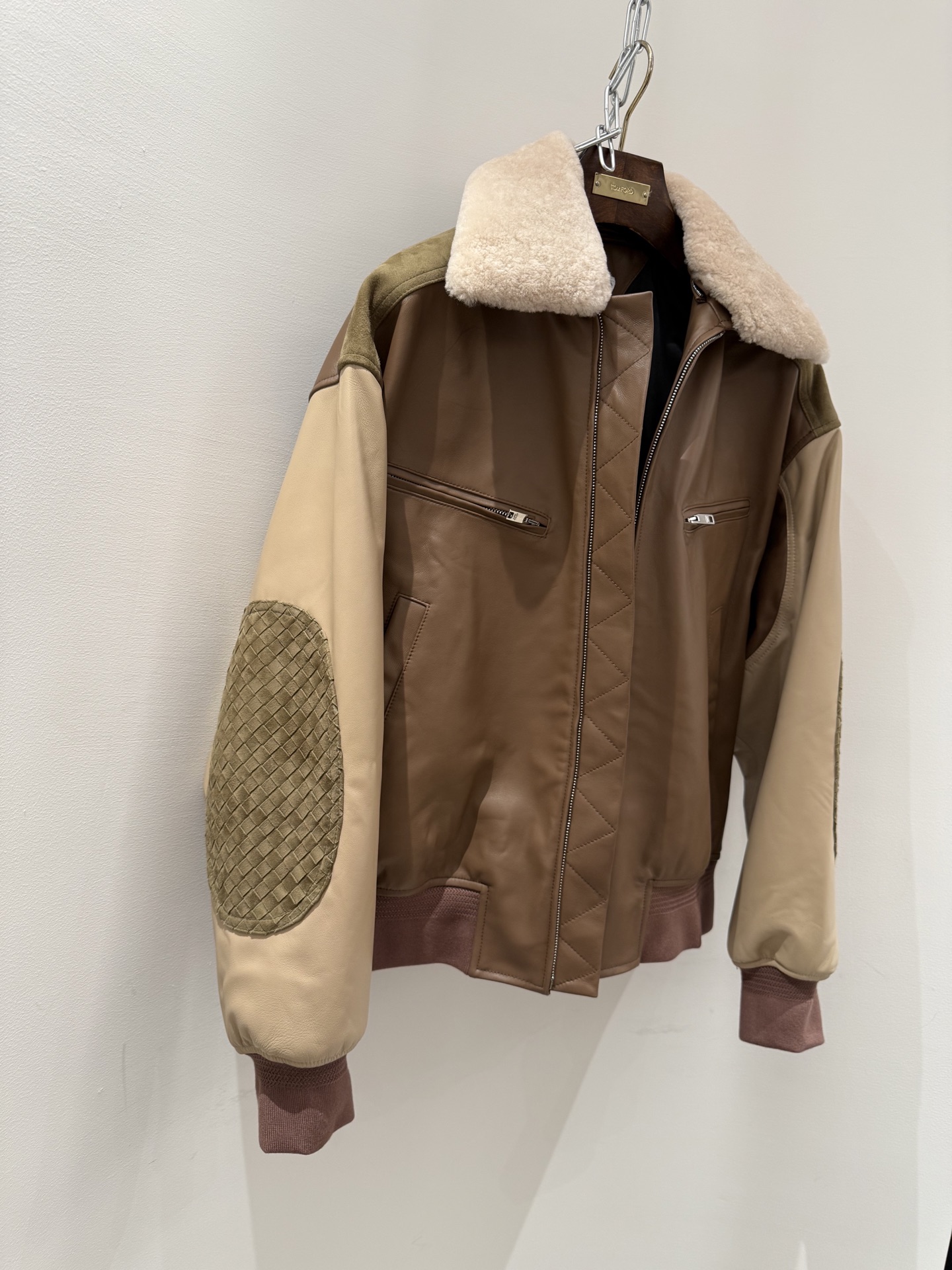 Bottega Veneta Lambskin Leather Jacket with Detachable Wool Collar 3 i1756104527371 4422 0 1