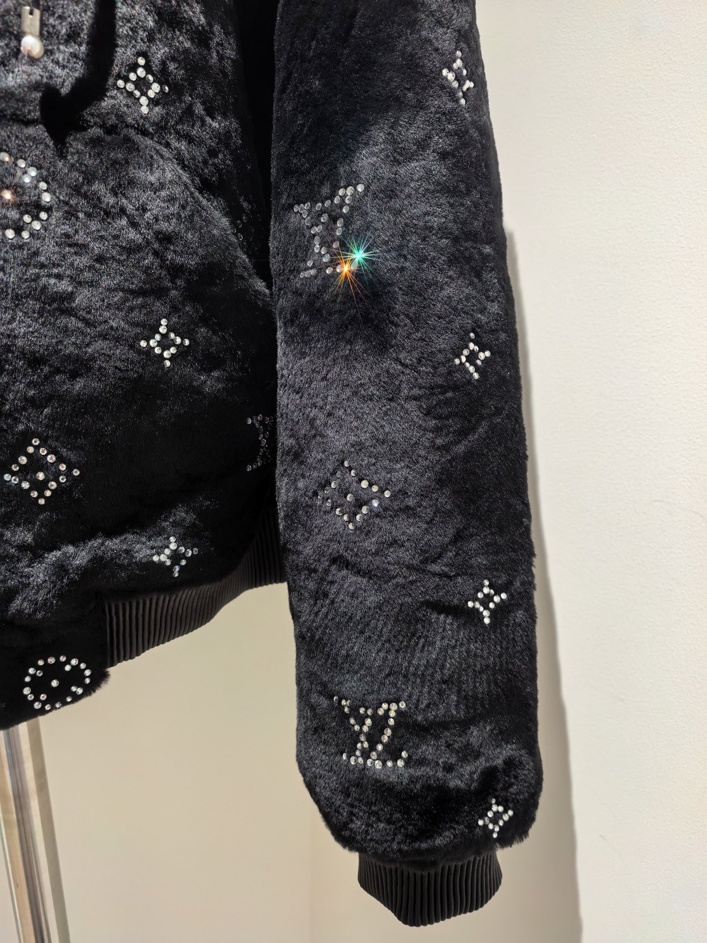 Luxury Sheepskin & Wool Blend Gloves with Handcrafted Rhinestone Detail 10 i1757406879113 8516 0 8