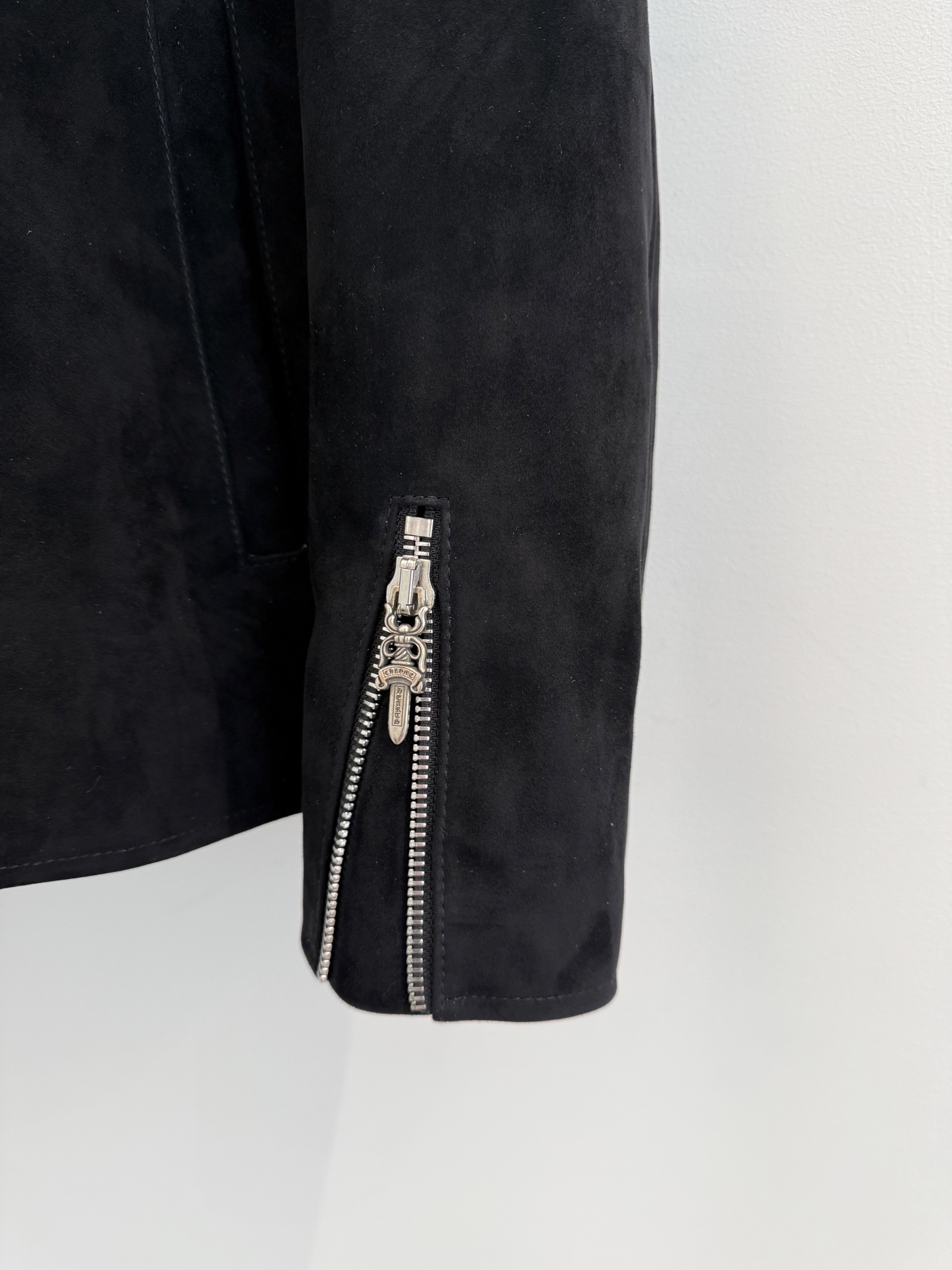 Chrome Hearts Lambskin Suede Leather Jacket with Silver Hardware 6 i1757732973746 7212 0 4