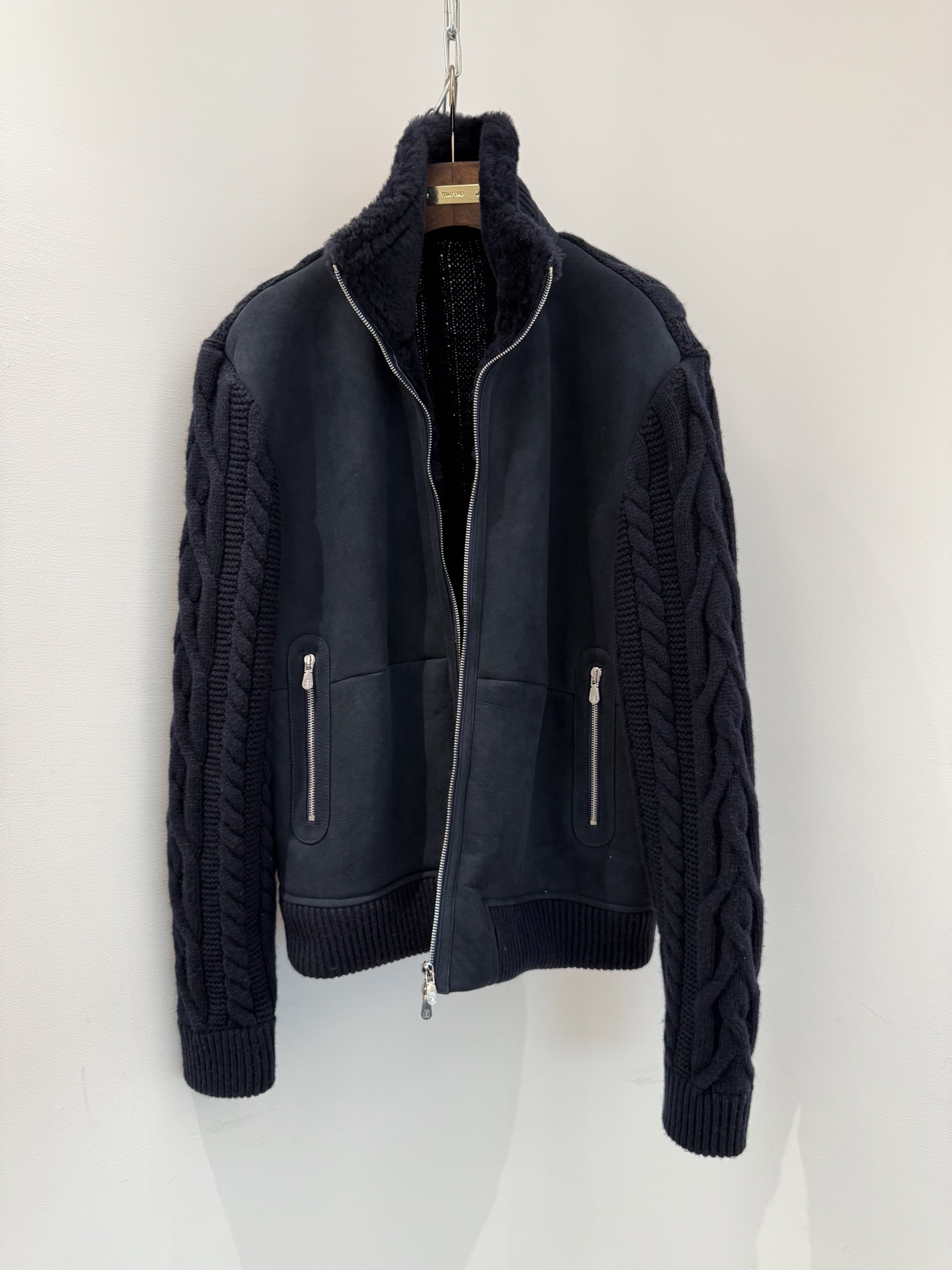 NO:573265,Pre-sale large quantities will have thicker cotton on the back and sleeves!  Press order to order!  Out in a month!  BC fur integrated handmade wool high-end model 48-56,,alexander wang19860909预售 大货后背和袖子会加厚棉！按下单顺序排单！一个月出！ BC 皮毛一体手工羊毛 高端款 48-56,,alexander wang,Men's clothing