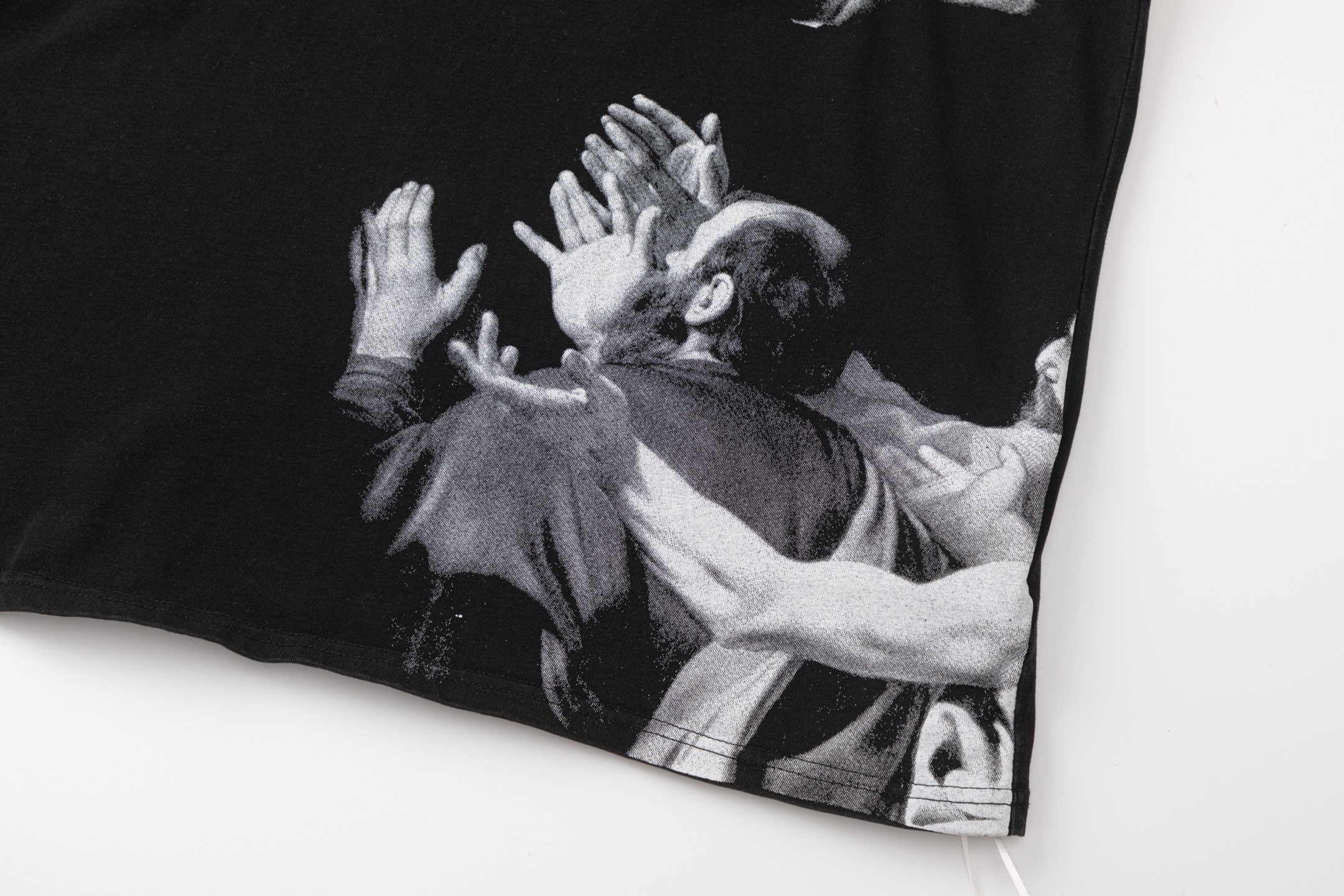 Off-White Printed Crew Neck T-Shirt | Fashionable Tops for Men and Women 5 i1740448879365 2755 0 3