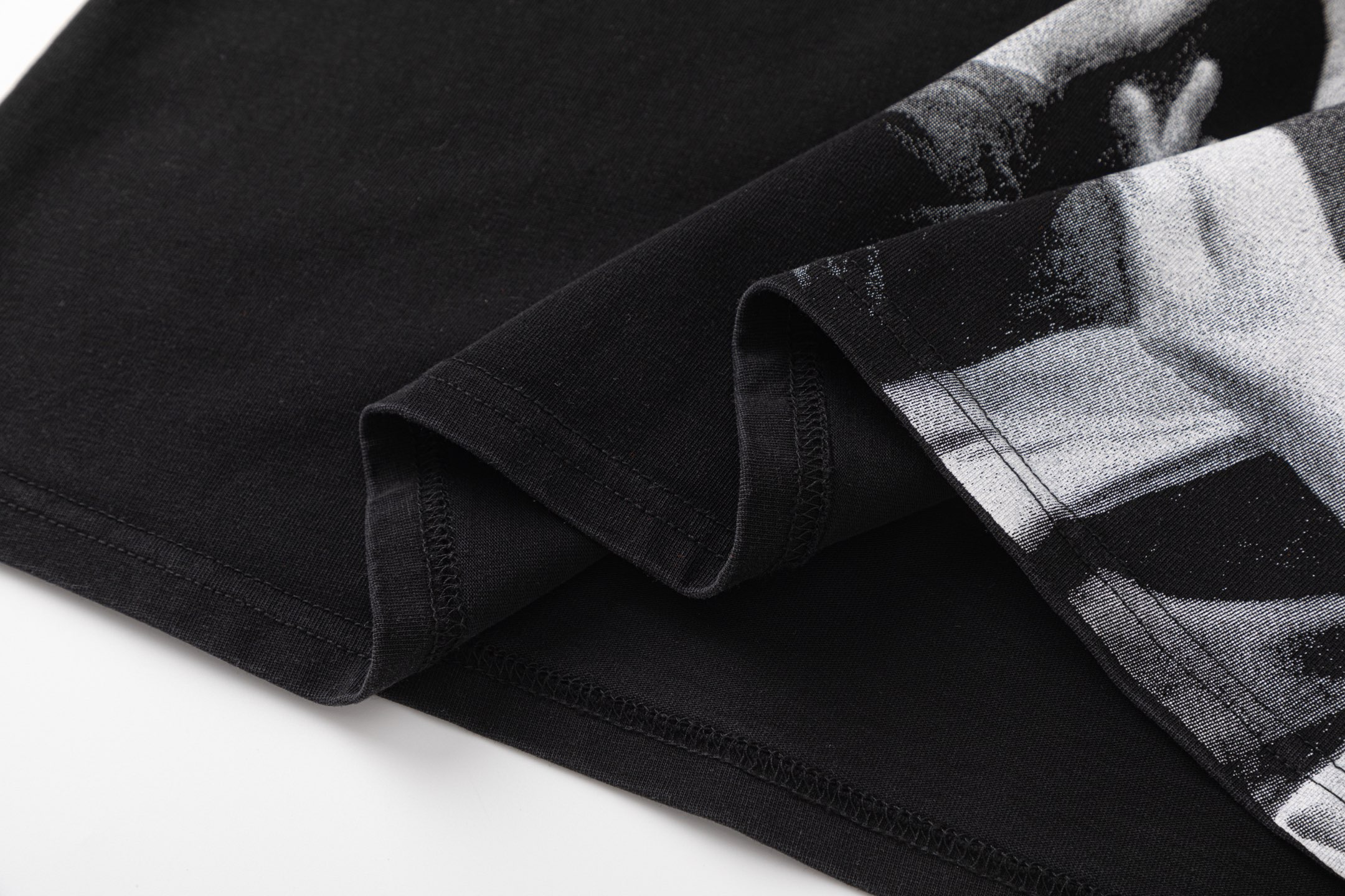 Off-White Printed Crew Neck T-Shirt | Fashionable Tops for Men and Women 7 i1740448883674 9981 0 5