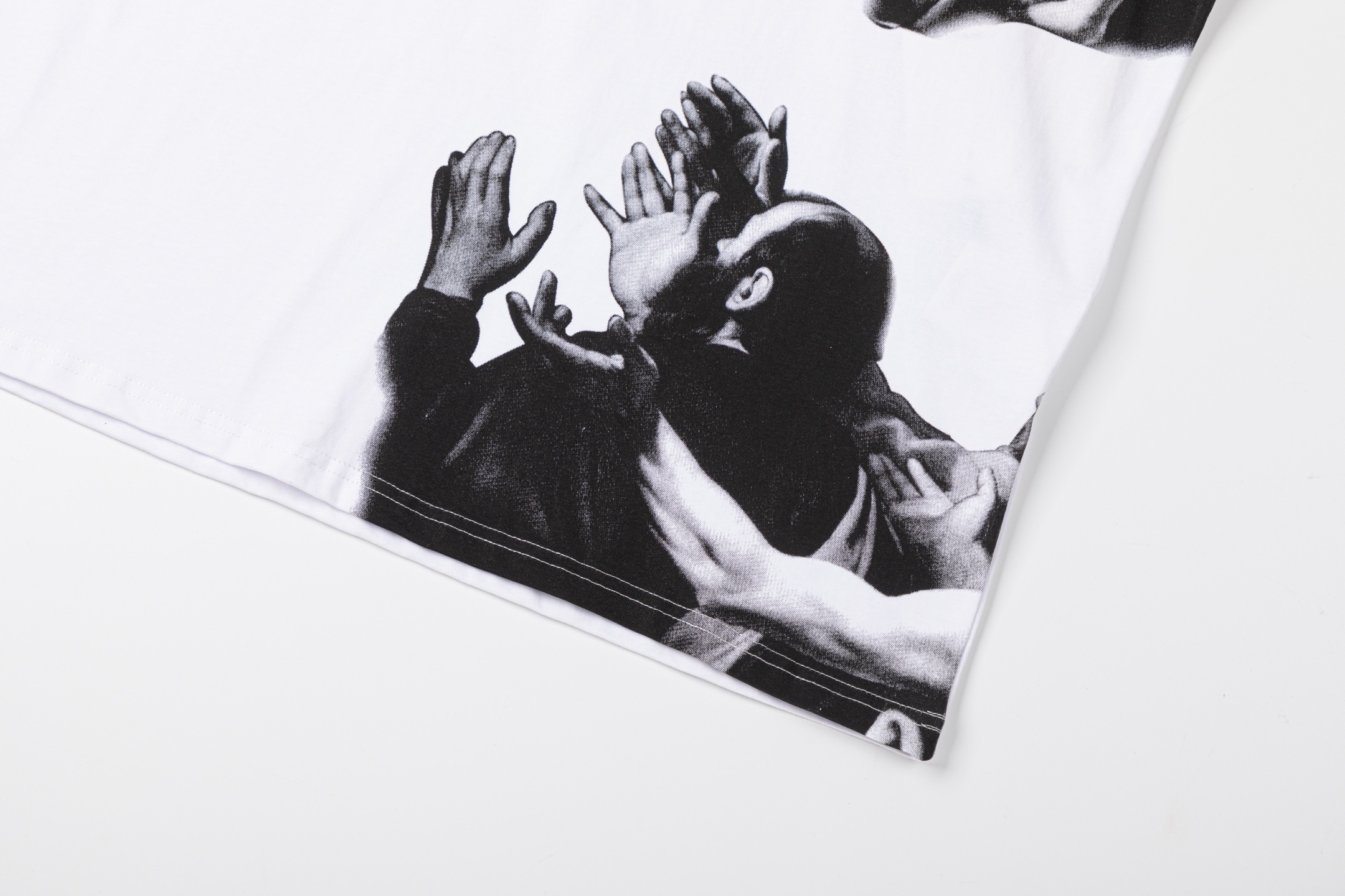 Off-White Printed Crew Neck T-Shirt | Artistic Graphic Tee, Modern Fit 7 i1740448903863 2560 0 5