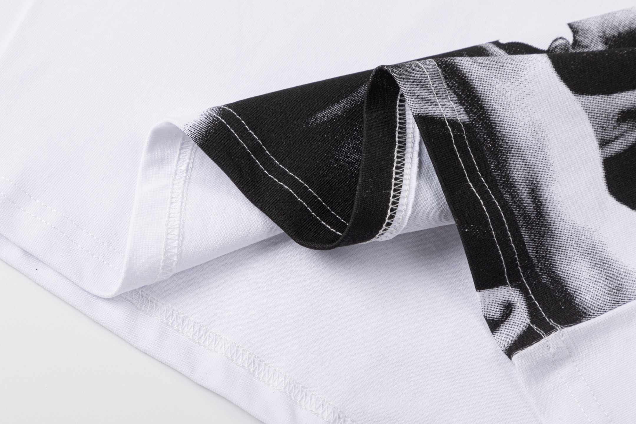 Off-White Printed Crew Neck T-Shirt | Artistic Graphic Tee, Modern Fit 9 i1740448910734 2575 0 7