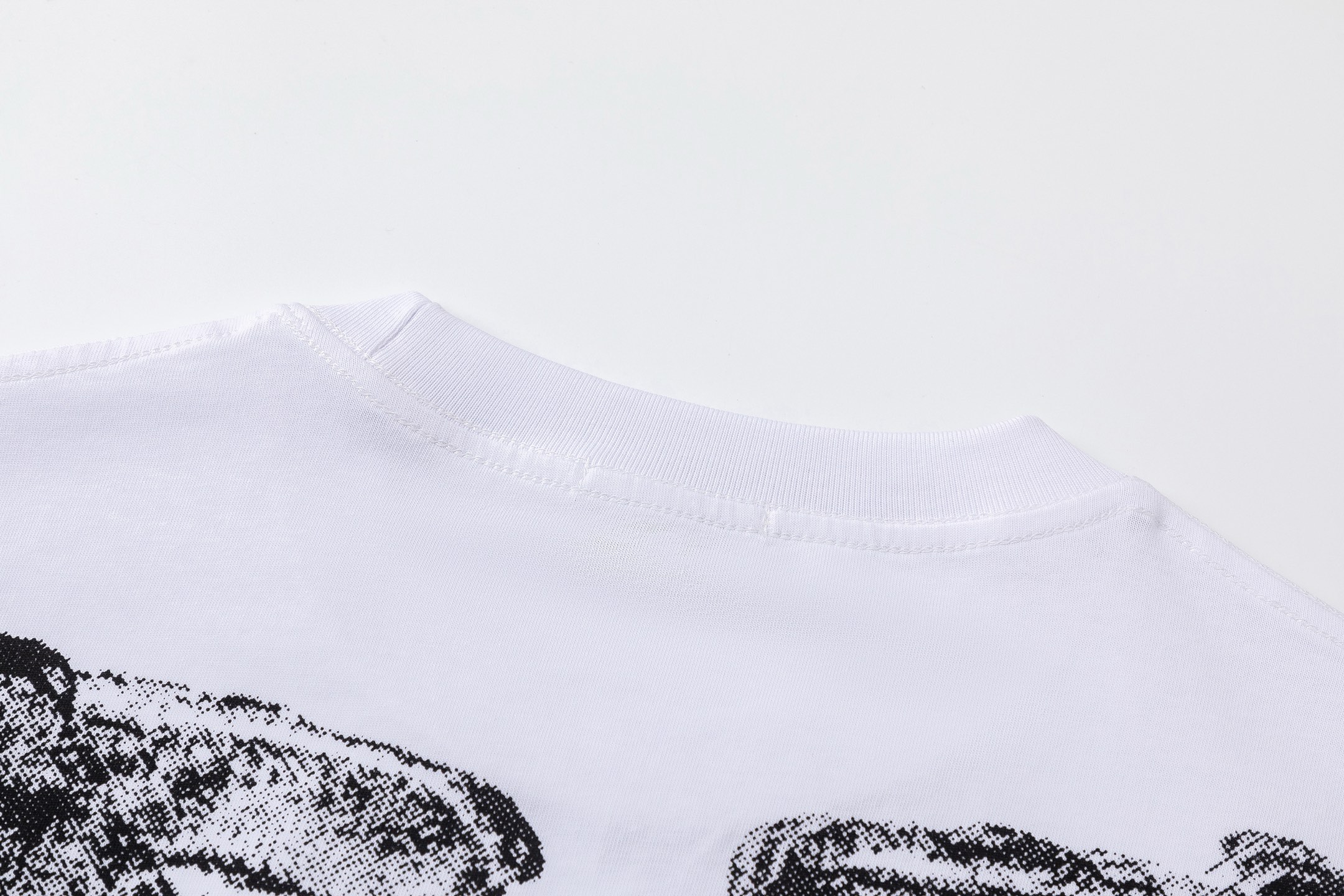 Off-White Printed Crew Neck T-Shirt | Fashionable Cotton Tee for Men & Women 9 i1744854670174 5764 0 7