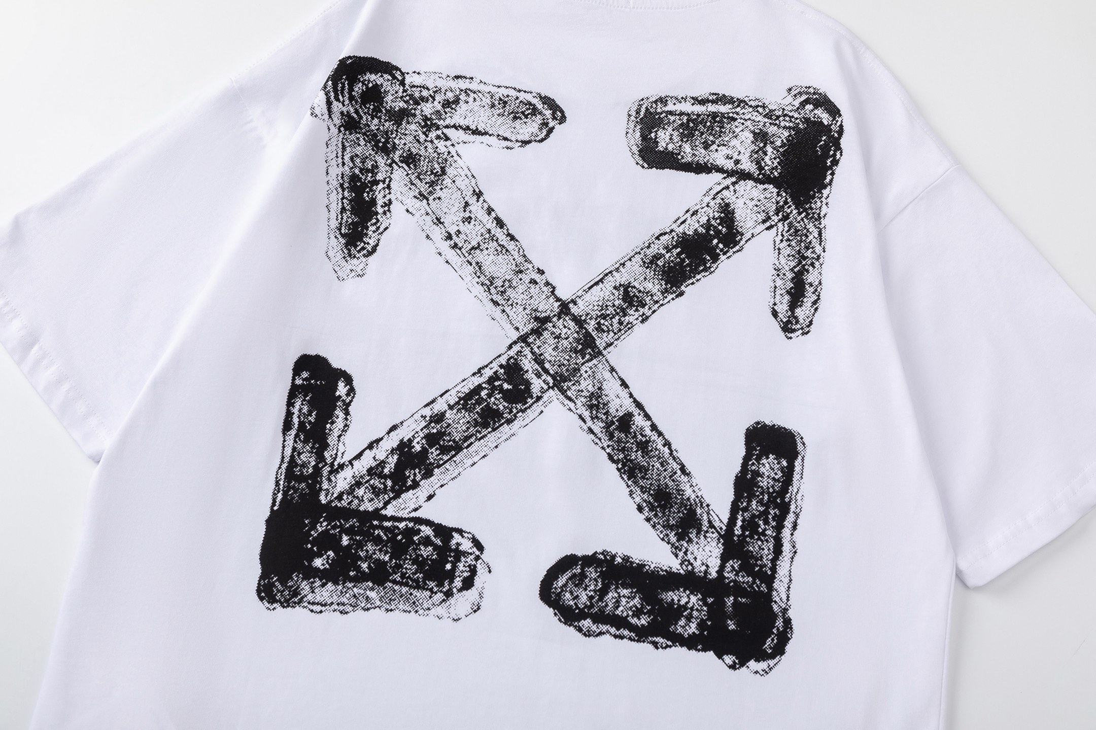 Off-White Printed Crew Neck T-Shirt | Fashionable Cotton Tee for Men & Women 3 i1744854670190 109 0 1