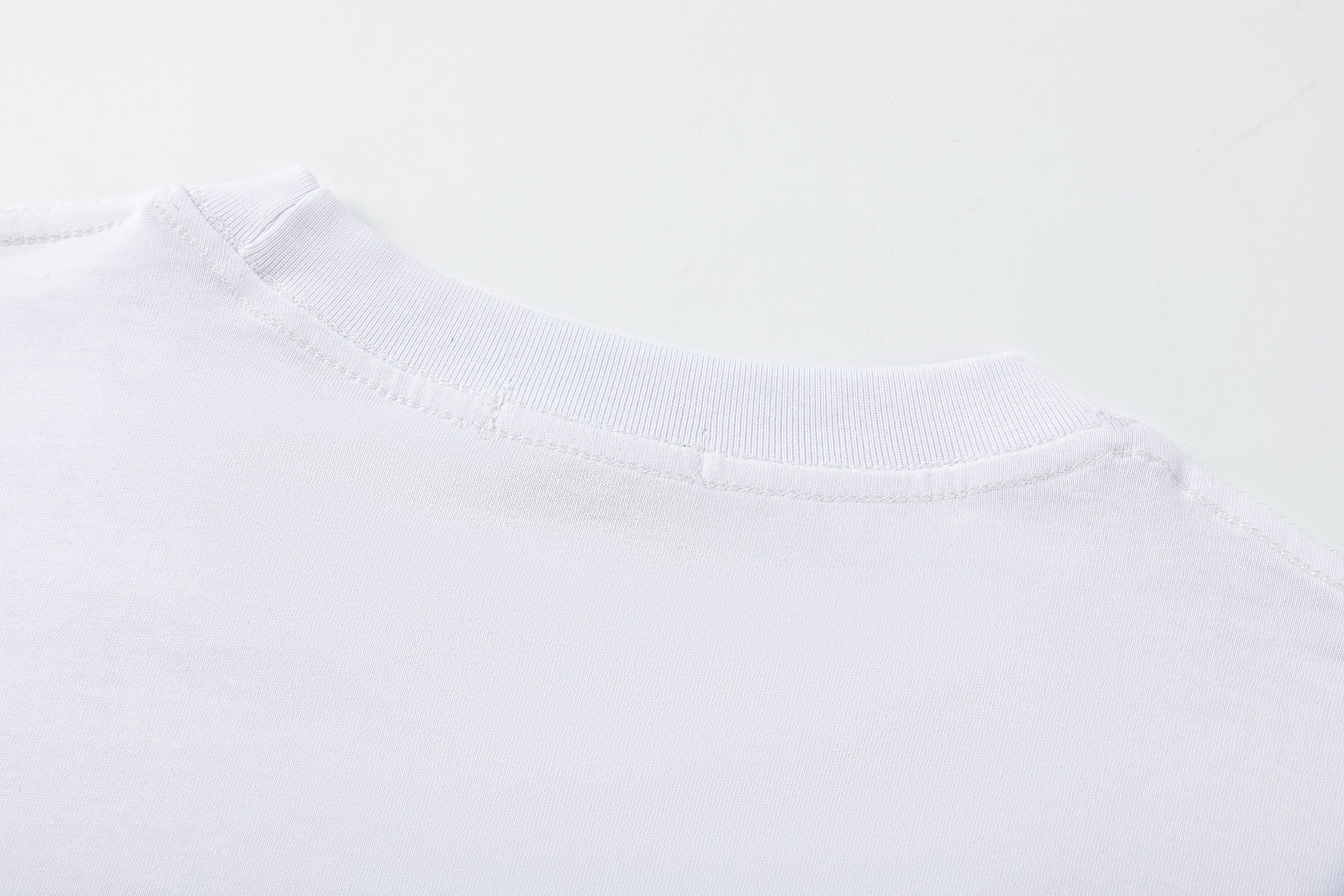 Off-White Printed Crew Neck T-Shirt | Stylish Tees for Men and Women 6 i1747706312421 8866 0 4