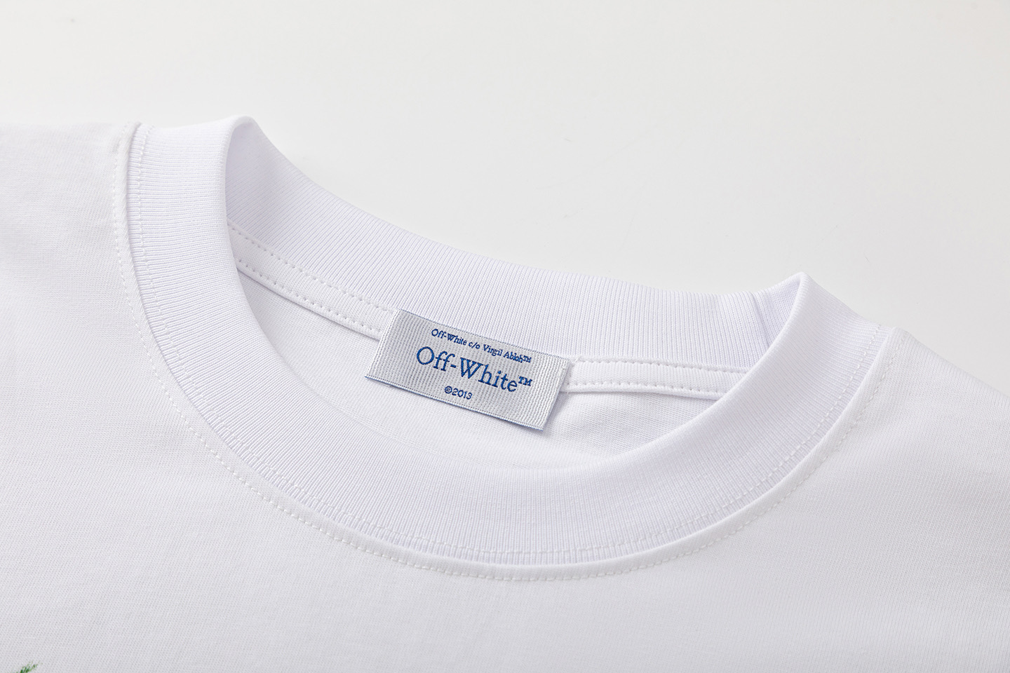 Off-White Printed Crew Neck T-Shirt | Fashionable Graphic Tee for Men & Women 3 i1748830737408 9736 0 1