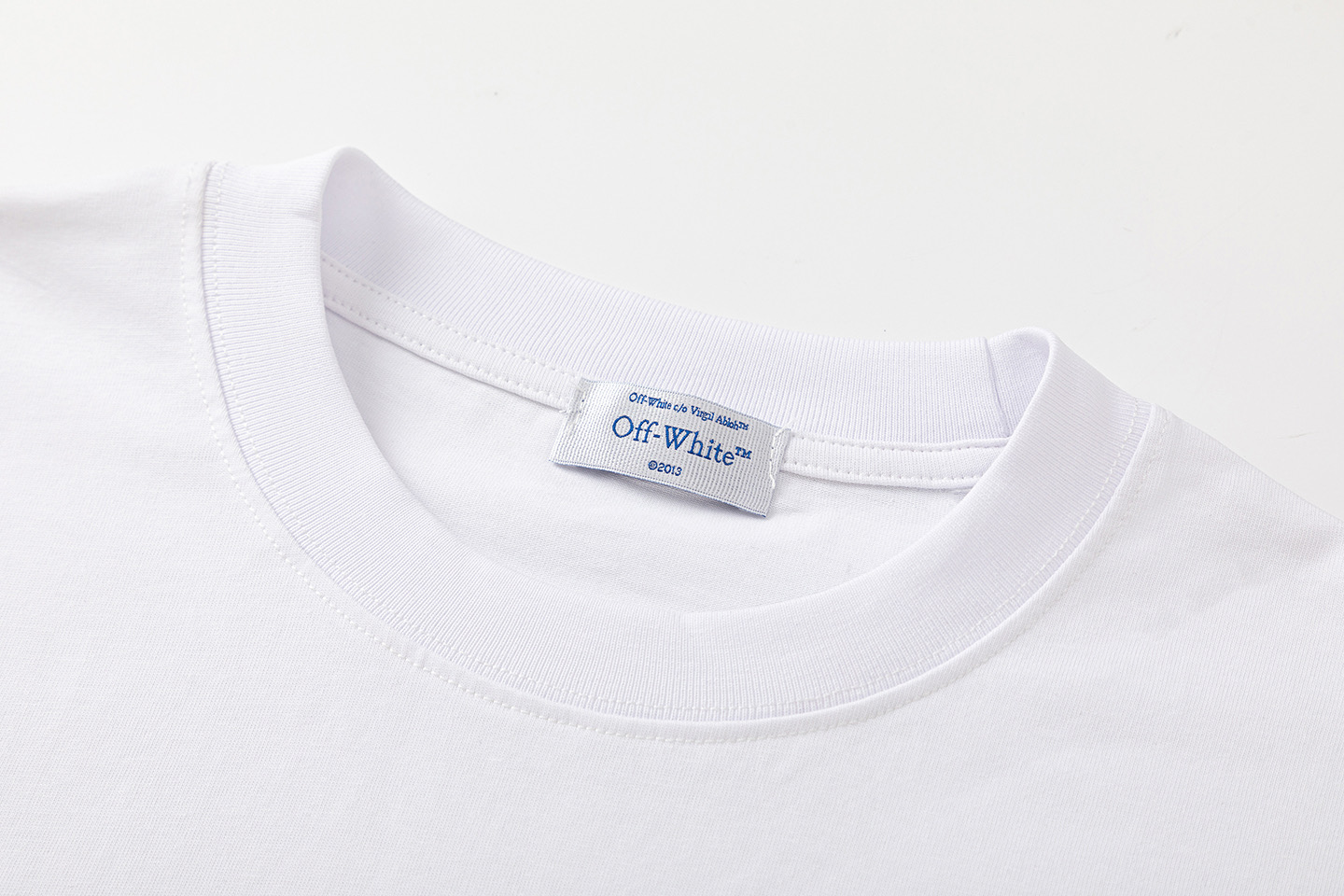 Off-White OW Printed Crew Neck T-Shirt | Fashionable Tees Tops for Men & Women 3 i1748830976861 5995 0 1