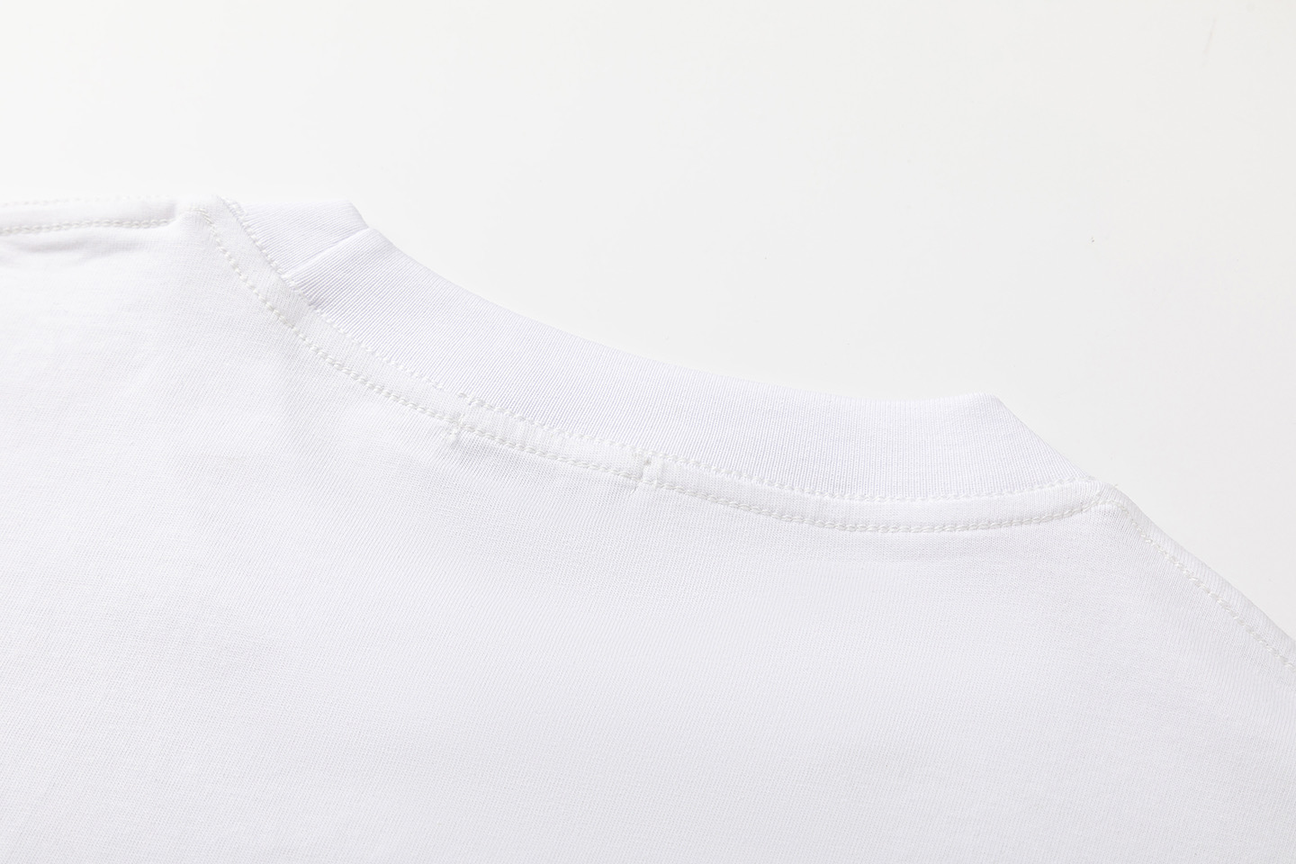 Off-White OW Printed Crew Neck T-Shirt | Fashionable Tees Tops for Men & Women 4 i1748830999419 6821 0 2