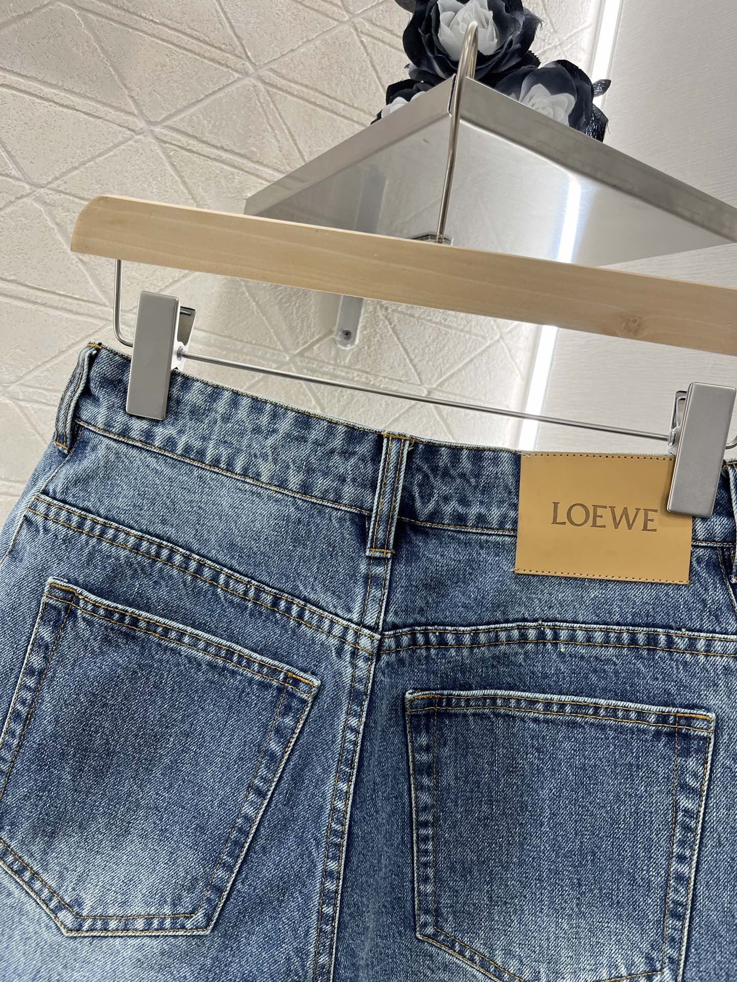 ♥Loew*♥2025新品上架
   牛仔衬衣外套短裤套装
定制YB斜纹棉牛仔材质 面料柔软舒适 透气性
