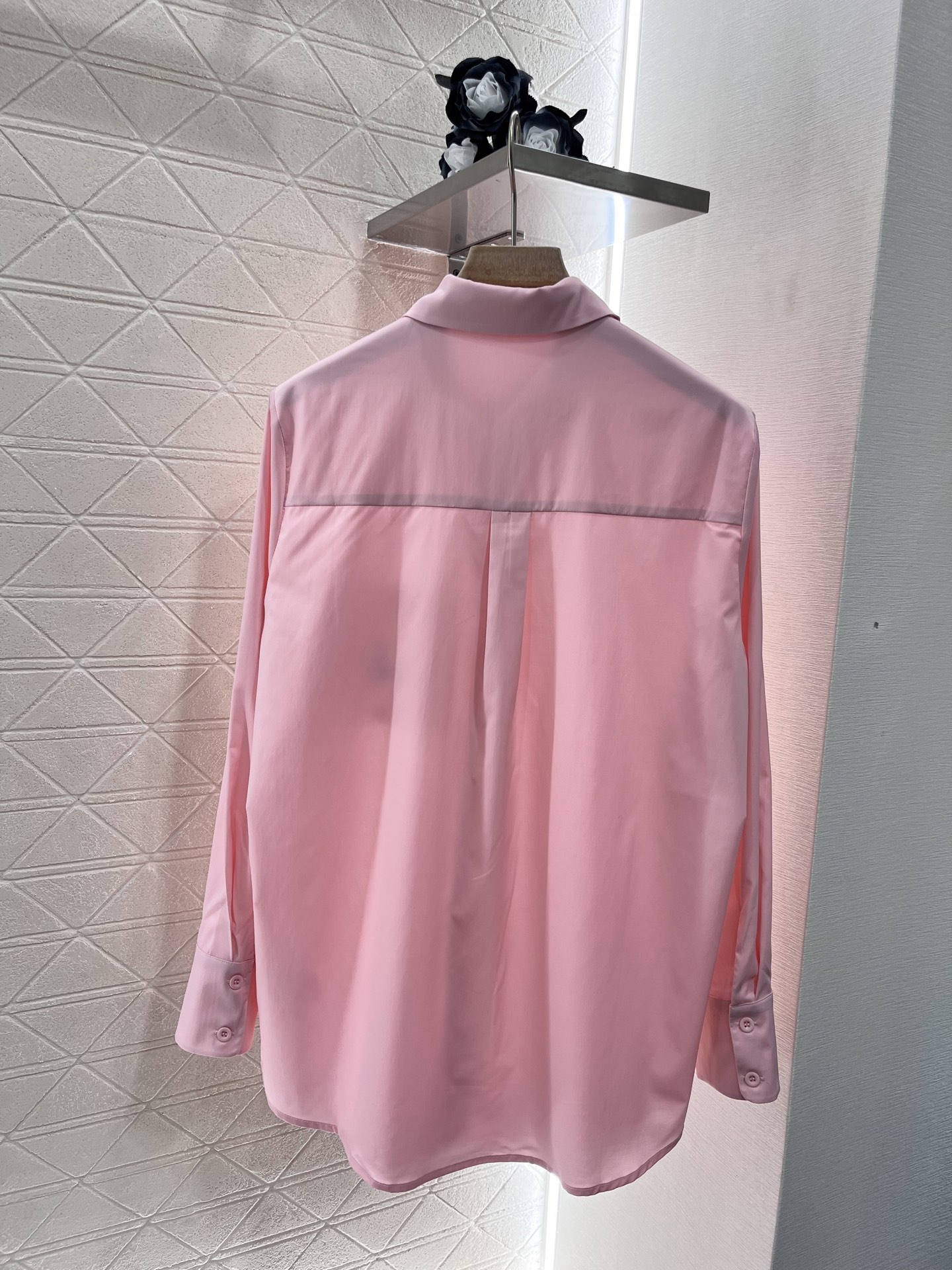 “Ferocious Women’s Suit and Saturn Embroidered Shirt: Vivienne West*2025 New Products Overview” - 图片 2