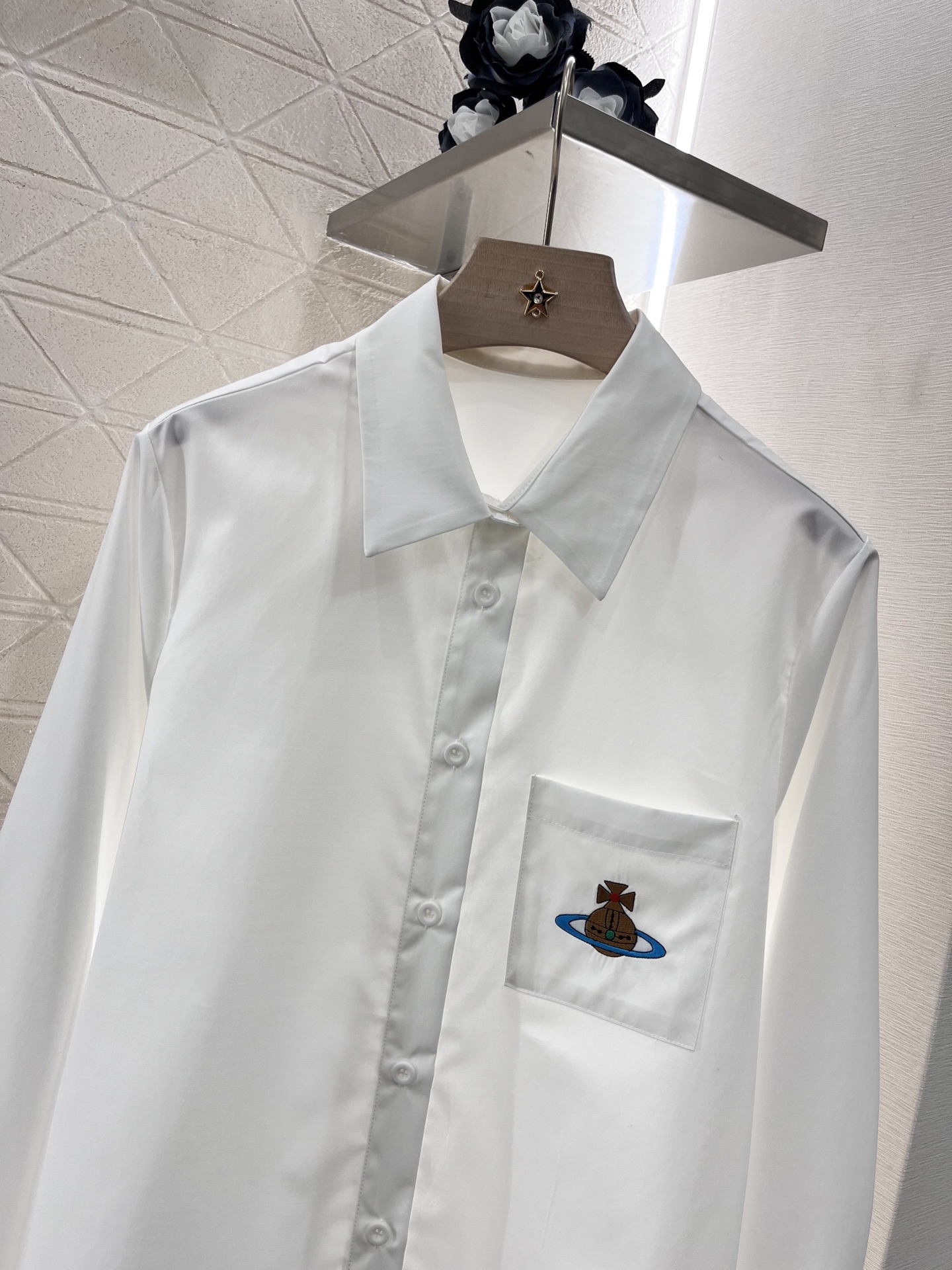 “Vivienne West*2025: Original Women’s Suit and Customized Shirt Collection” - 图片 3