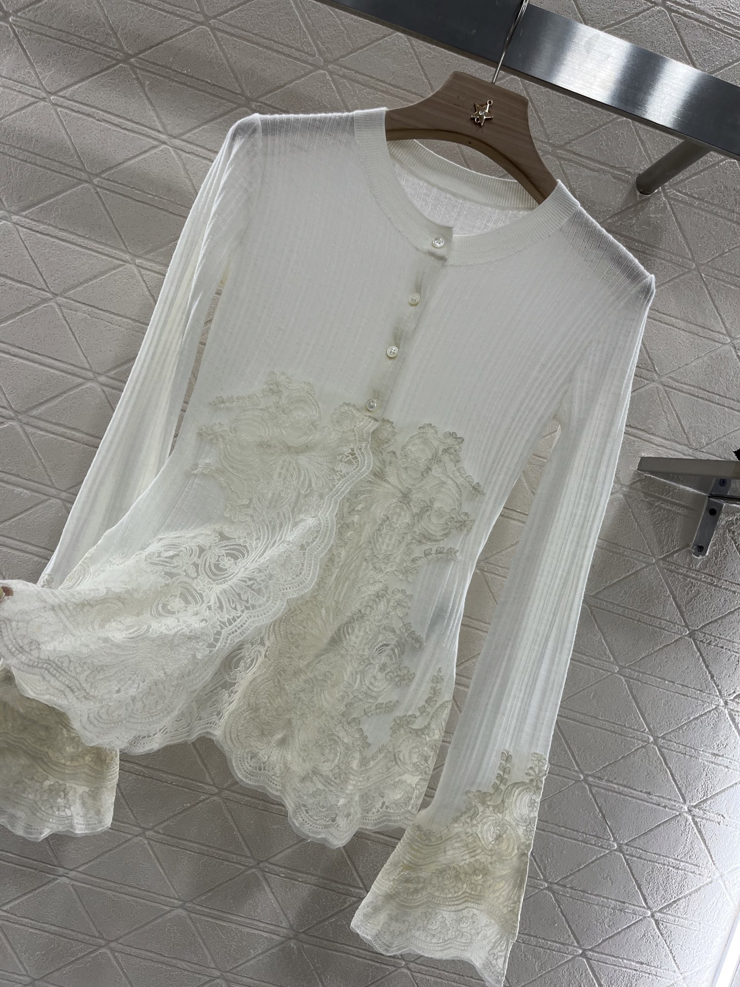 2025 Ermanno Scervino Women’s Suit: Luxurious Heavy-Worked Lace Knitting - 图片 6