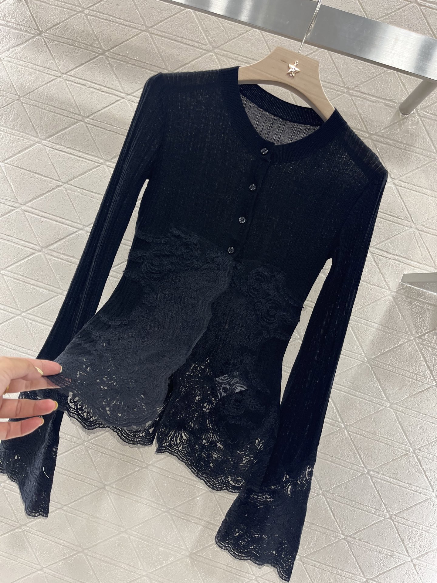 2025 Ermanno Scervino Women’s Suit with Micro-Tray Lace Knitting - 图片 8