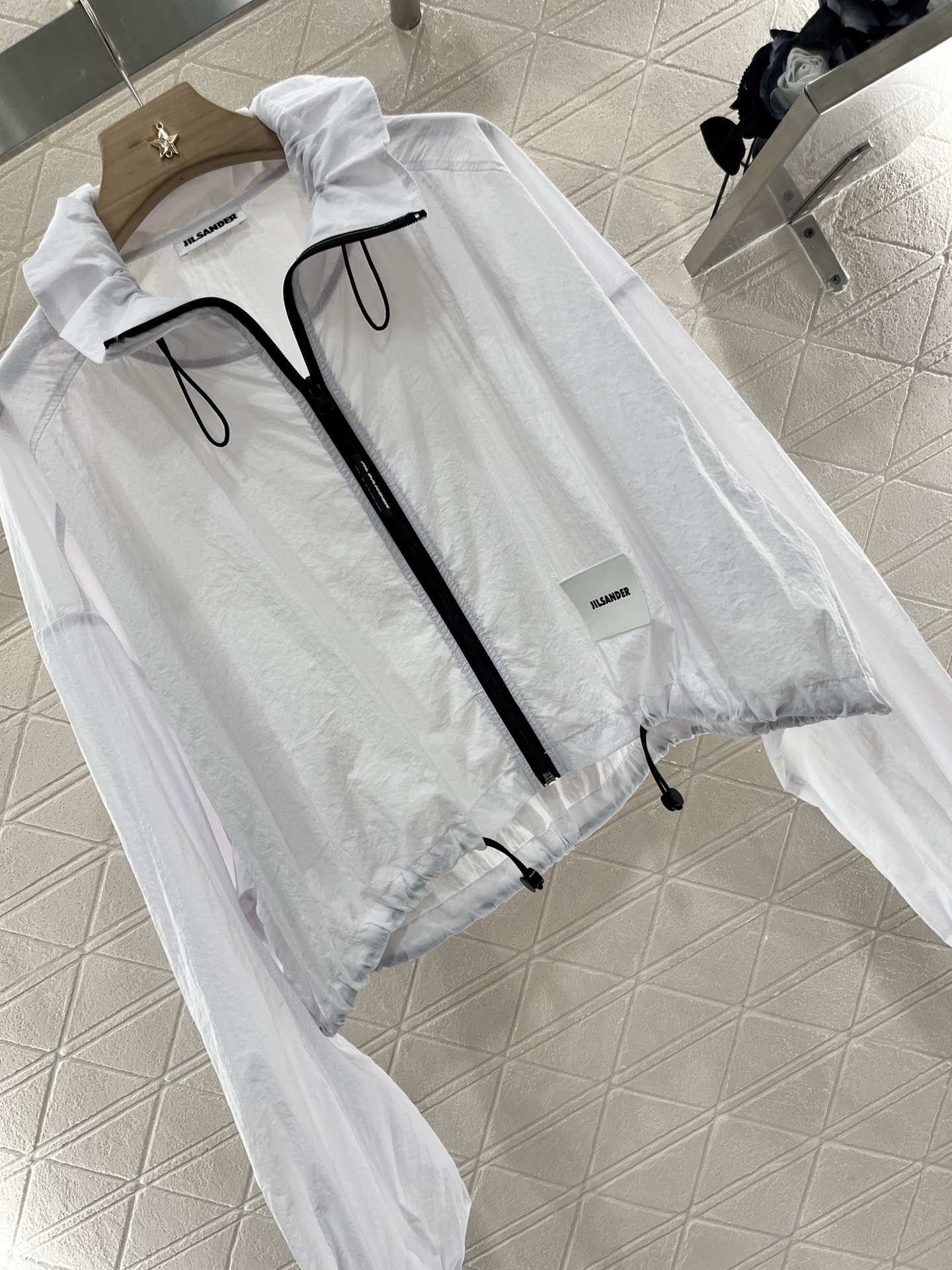 ♥Jilsande*♥2025新品上架
     抽绳防晒外套
定制YB进口轻薄防晒材质 透气舒适 防晒