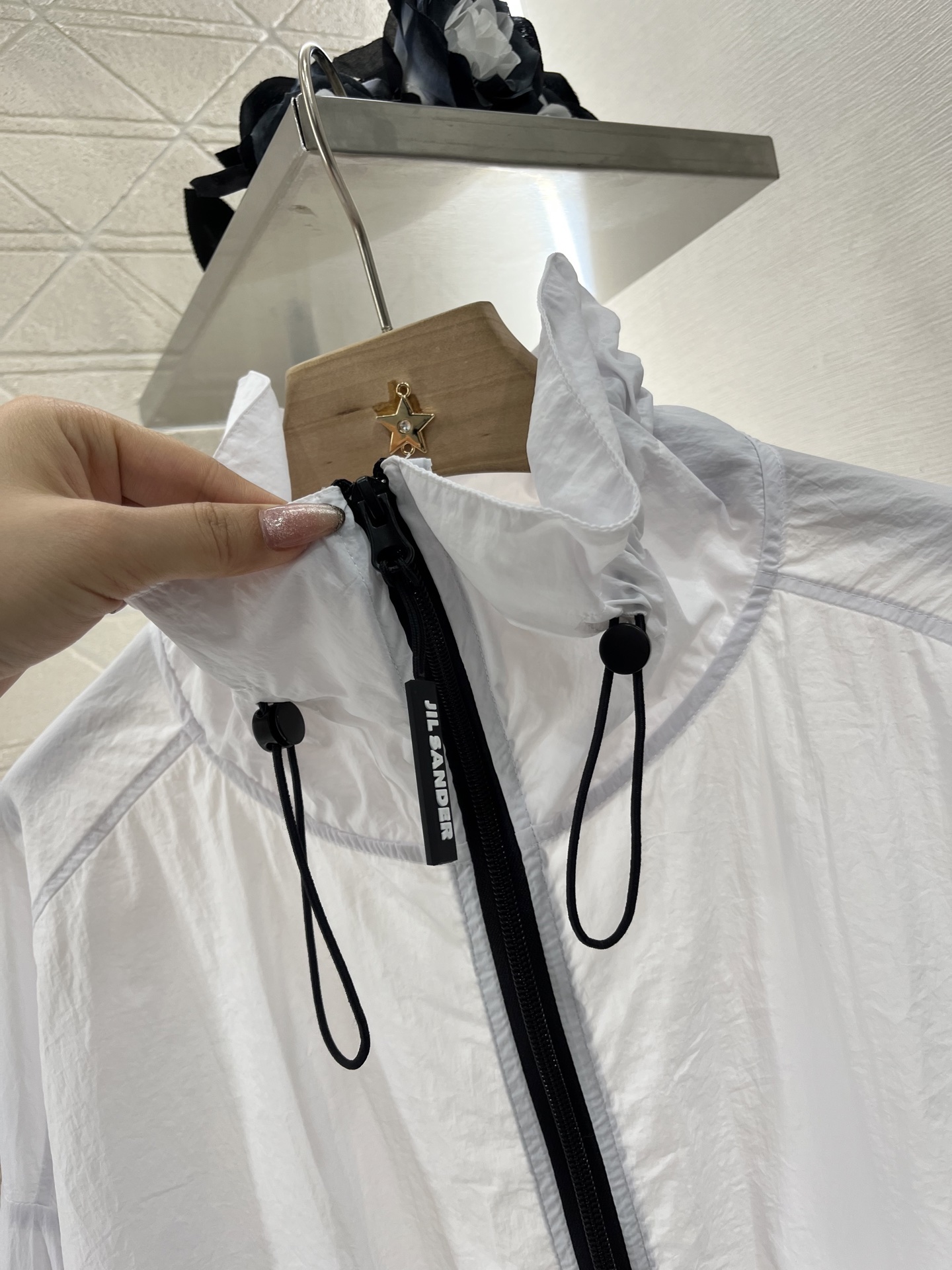 ♥Jilsande*♥2025新品上架
     抽绳防晒外套
定制YB进口轻薄防晒材质 透气舒适 防晒