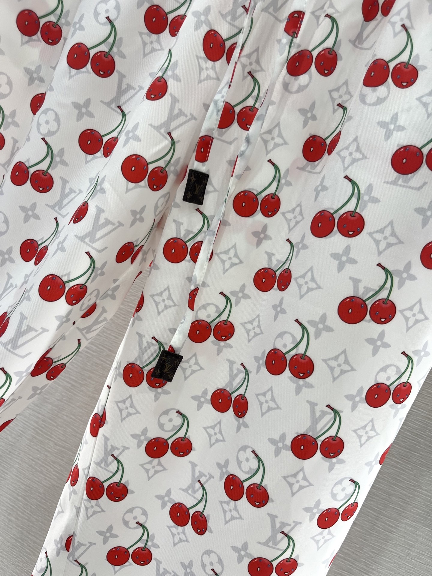 Louis Vuitton Cherry Print Wide Leg Pants - Stylish and Comfortable 7 i1746983861012 4106 0 5