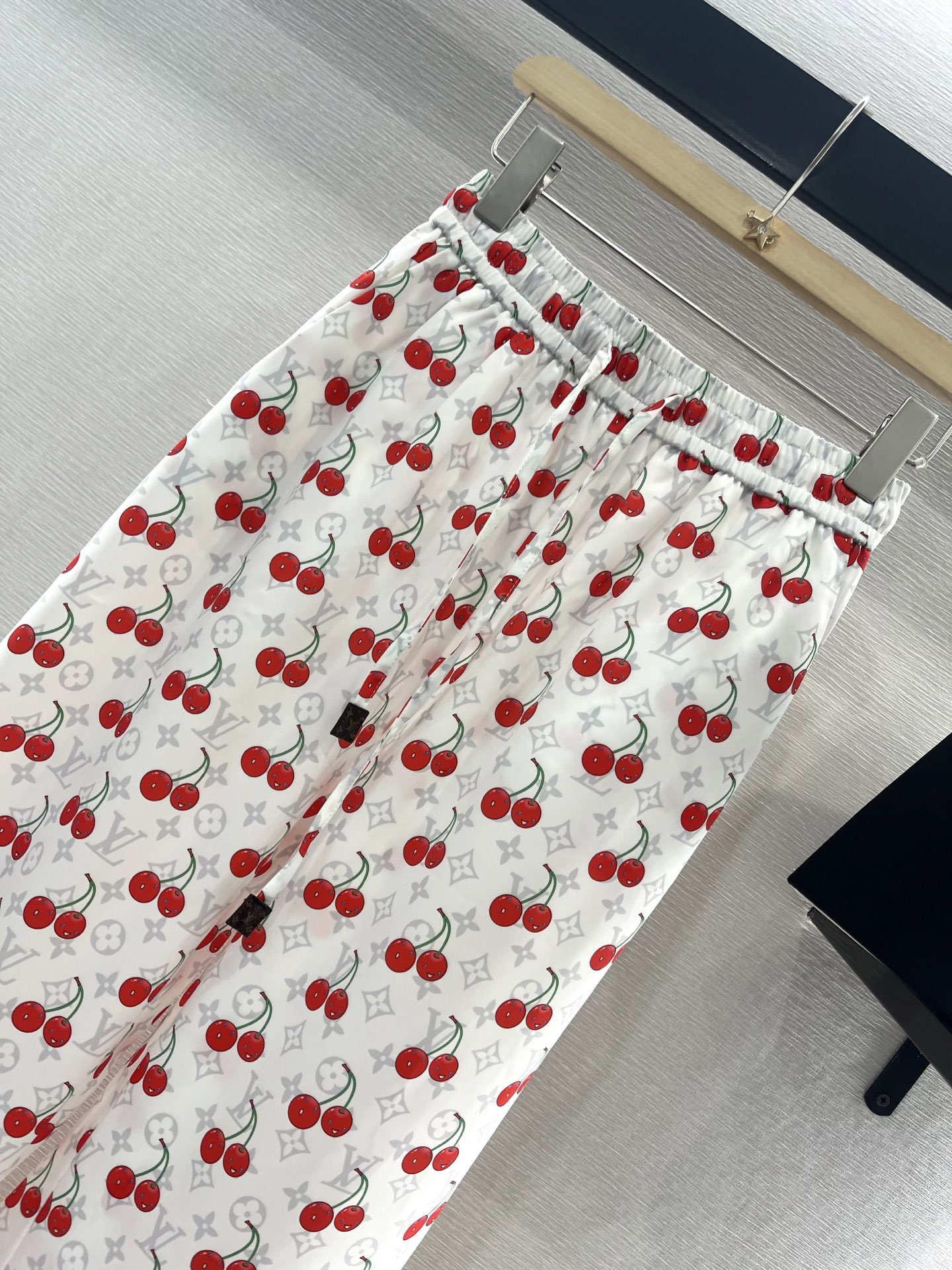Louis Vuitton Cherry Print Wide Leg Pants - Stylish and Comfortable 3 i1746983866593 9196 0 2