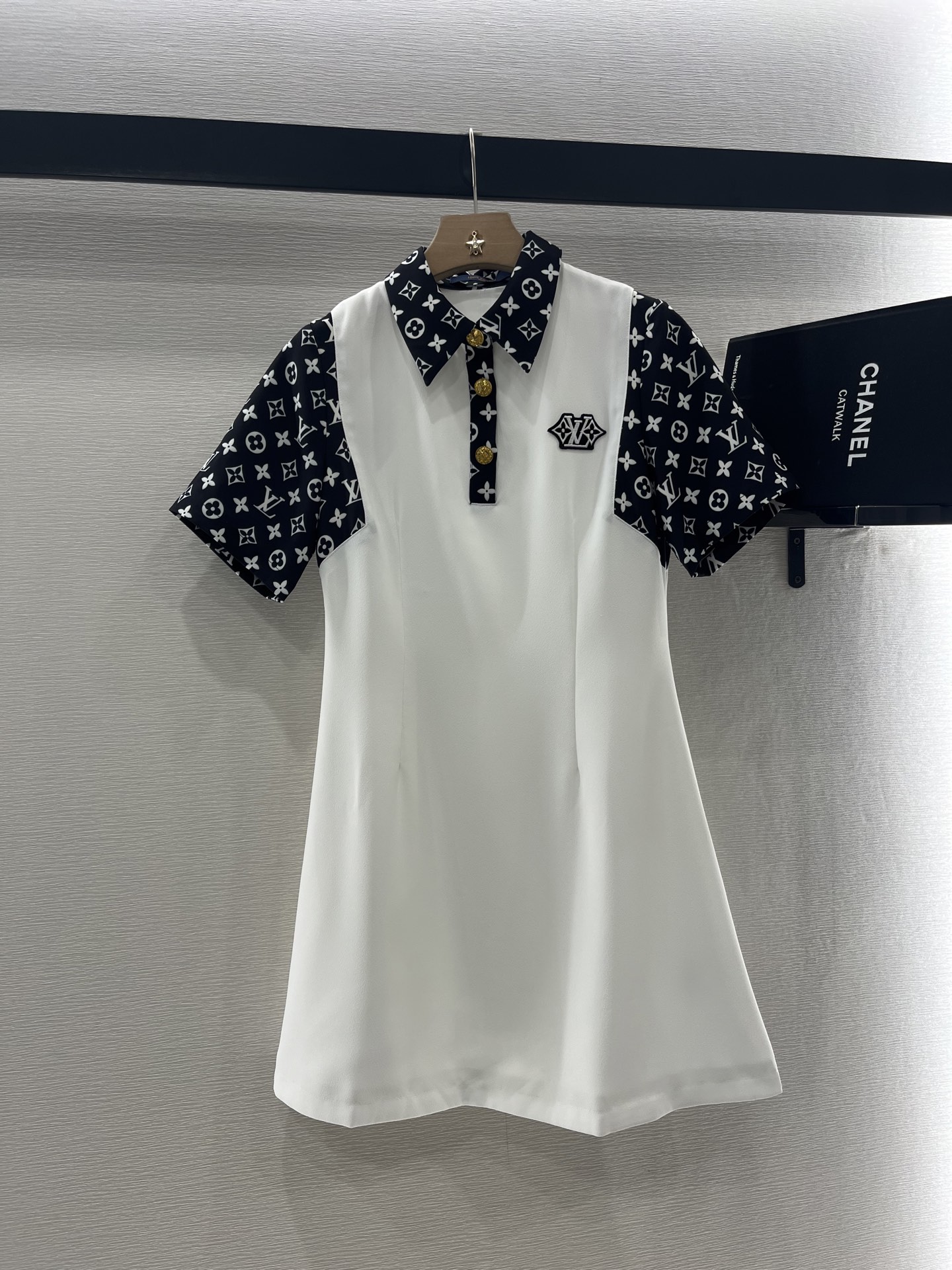 Louis Vuitton Women's White & Black Short Sleeve Straight Dress