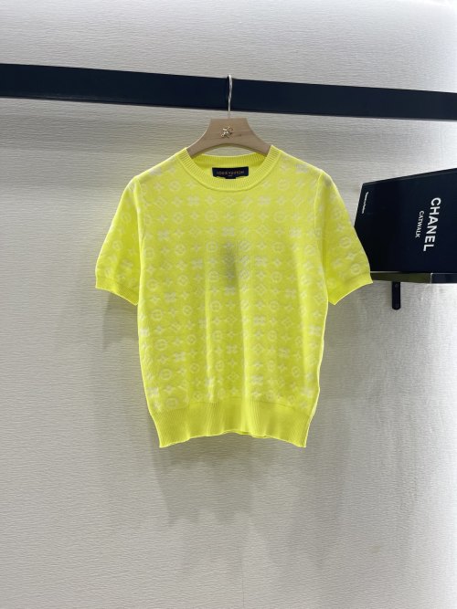 Louis Vuitton Jacquard Knit Short-Sleeve Top with Clover Logo - Luxury Design 1 Louis Vuitton Jacquard Knit Short-Sleeve Top with Clover Logo - Luxury Design