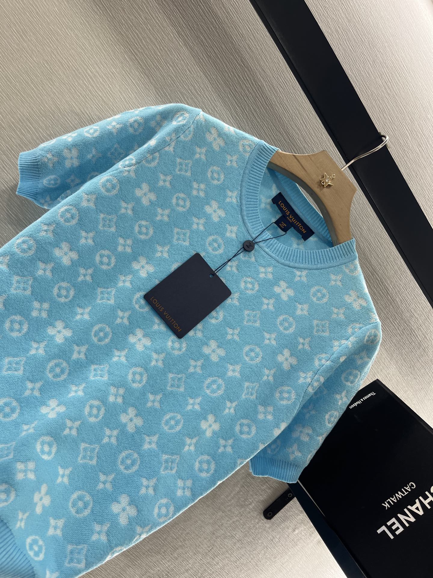 Louis Vuitton Women's Jacquard Knit Short Sleeve Top - Chic & Comfortable 3 i1746985383996 2110 0 2