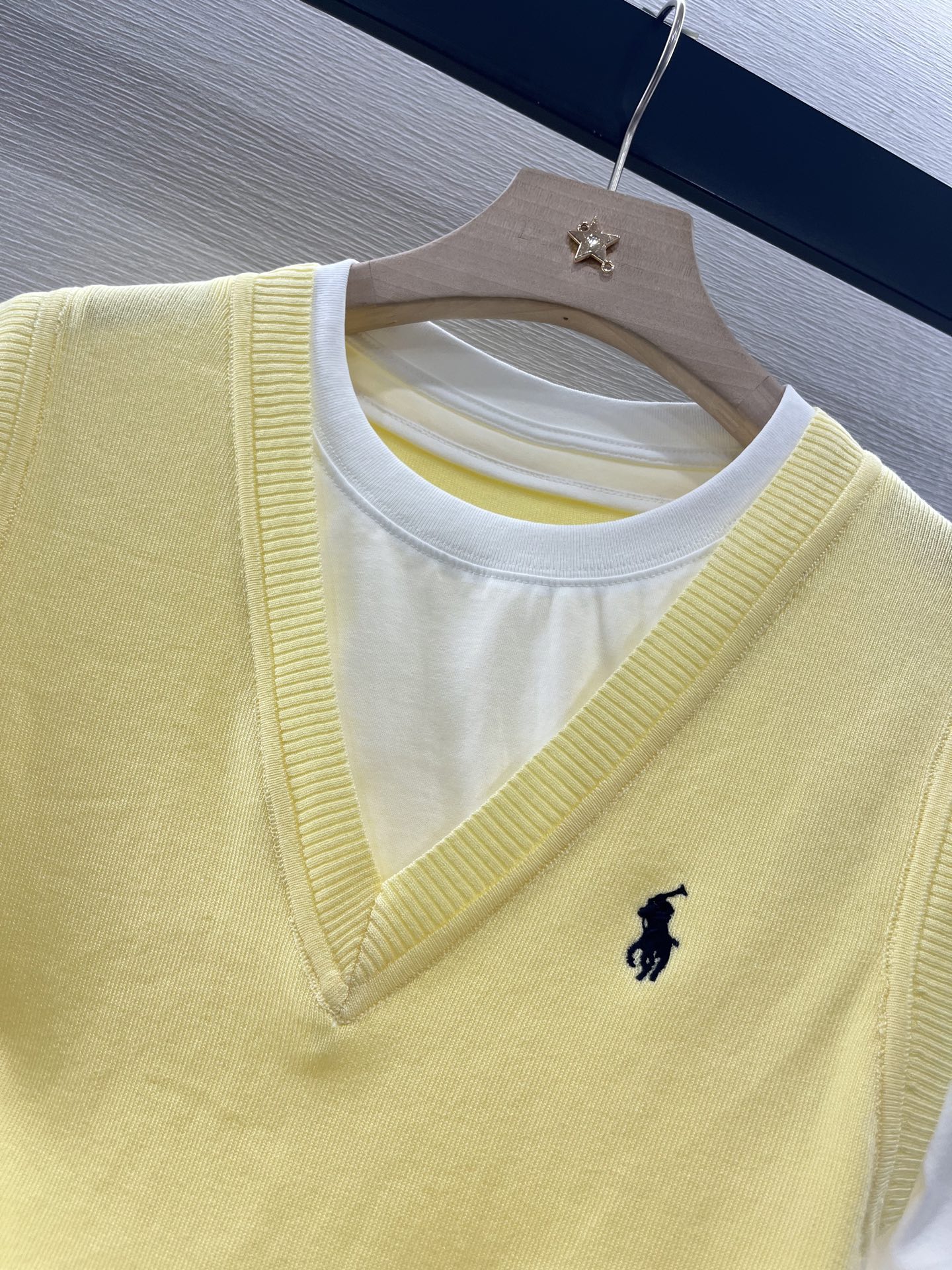 Ralph Lauren Women's Two-Piece Knitted Top - Comfortable & Stylish Design 6 i1746986577631 7082 0 4