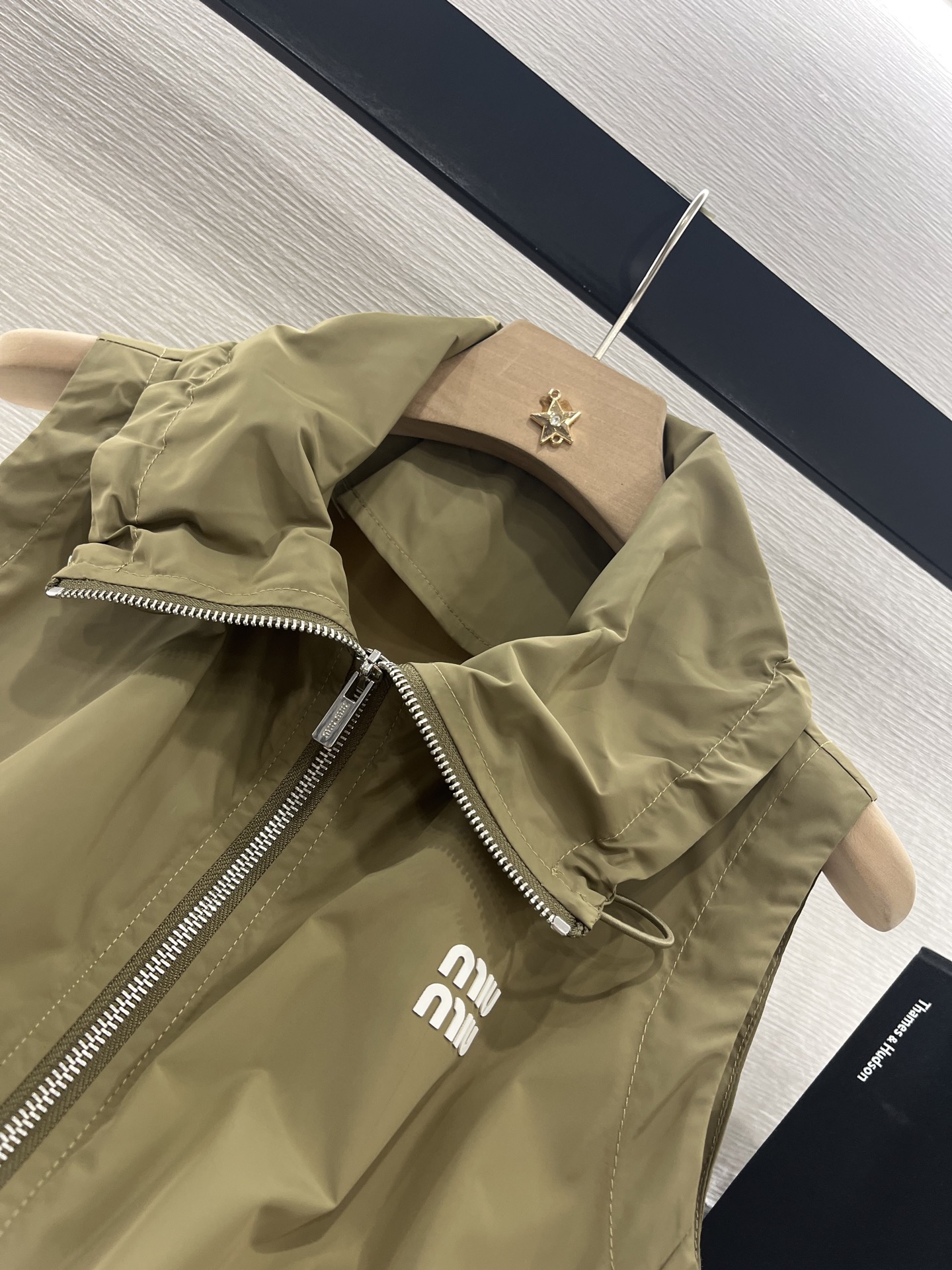 Miu Miu Nylon Zip-Up Vest with Collar and Drawstring Hem - Modern Style 3 i1746988905707 9042 0 8