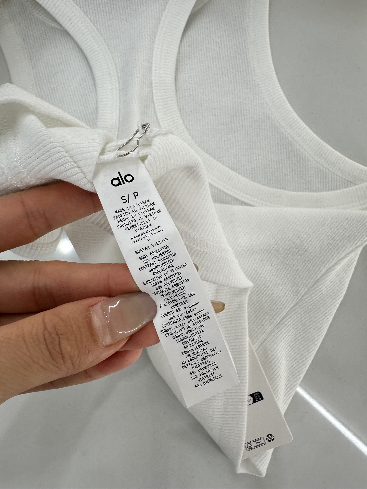 ♥Alo*♥2025新品上架
    工字刺绣全棉背心
定制YB斜纹全棉材质 质感舒适 弹力好穿 短款背