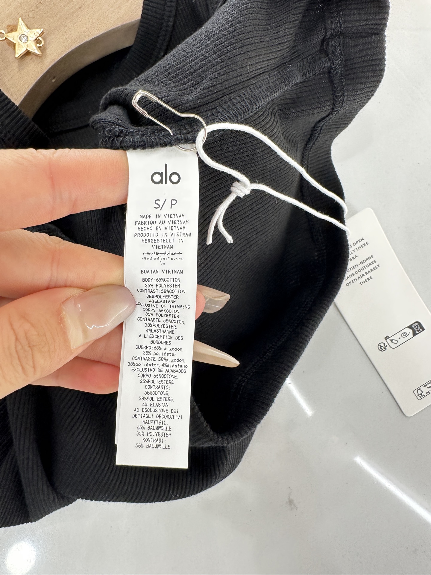 ♥Alo*♥2025新品上架
    工字刺绣全棉背心
定制YB斜纹全棉材质 质感舒适 弹力好穿 短款背