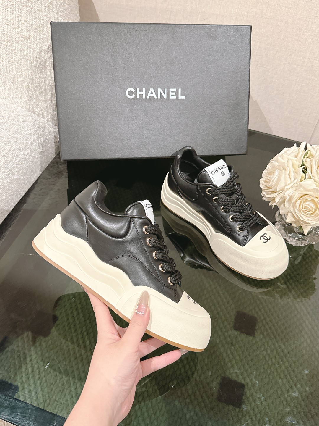NO:232115,Chanel 25C Spring and Summer Counter New Casual Sports Shoes Ceiling Top Quality [Delicious] This boot is really a small lucky star, thick sole 5cma, which is more refined, making your legs look thin, the key is that it is very comfortable to wear. The upper imported cowhide inner sheepskin, outsole genuine open mold tpu outsole ~ heel height 5cm Size35-40 (41 customized, non-return and exchange) single shoes, Mary Jane, chanel, boots, mary jane, sneakers, cowhide, sheepskin19860909Chanel 25C 春夏专柜新款休闲运动鞋 天花板顶级品质[得意] 这款靴子真的是小个子福星,厚底5cma 更精致一点 ,显腿瘦,关键是上脚很舒服 鞋面进口牛皮 内里羊皮里 大底正品开模tpu大底～跟高5cm Size35-40（41订做不退换）单鞋,玛丽珍,chanel,boots,mary jane,sneakers,cowhide,sheepskin,Women's Shoes