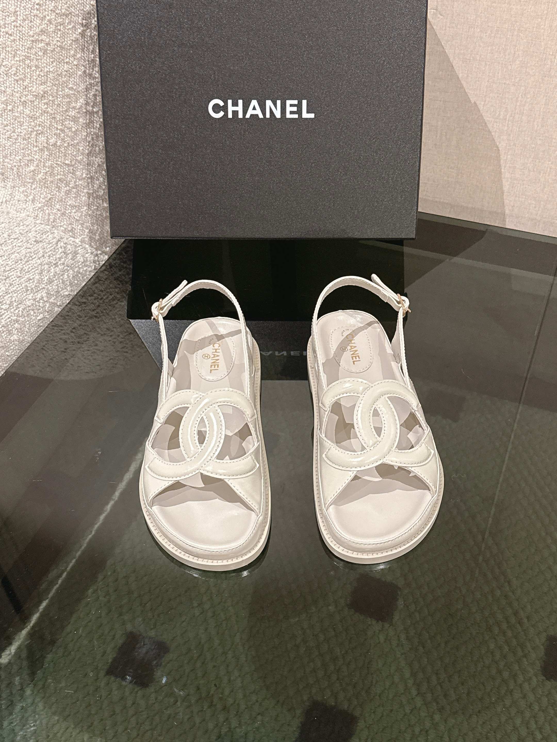 𝐂𝐡*𝐧𝐞𝐥 26p ¡Clásico de primavera y verano! ¡Los zapatos de playa son un éxito en Internet! El último mod…