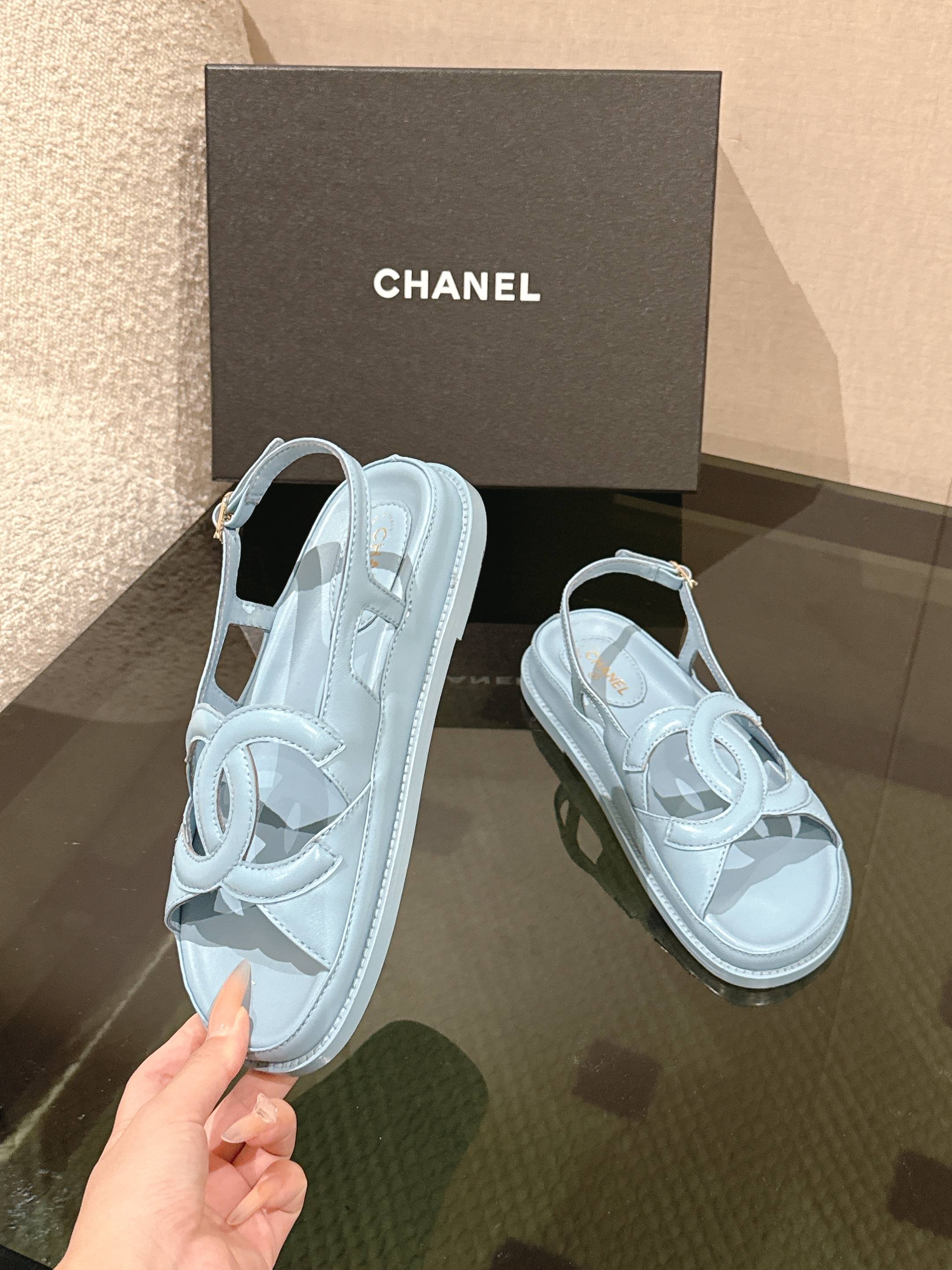 𝐂𝐡*𝐧𝐞𝐥 26p ¡Clásico de primavera y verano! ¡Los zapatos de playa son un éxito en Internet! El último modelo del mo…